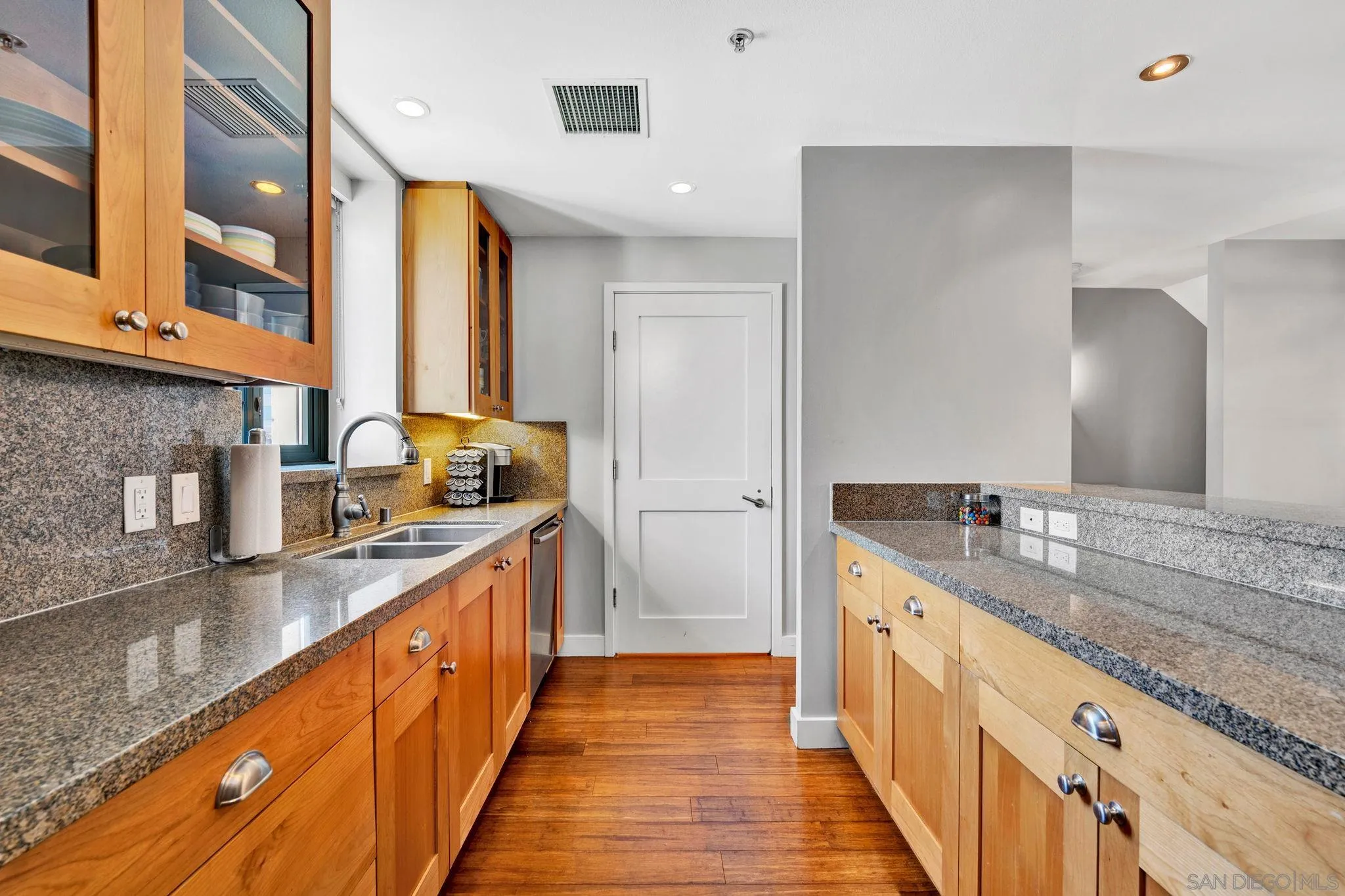 Photo #10: 260012753 Listing: Photo #10