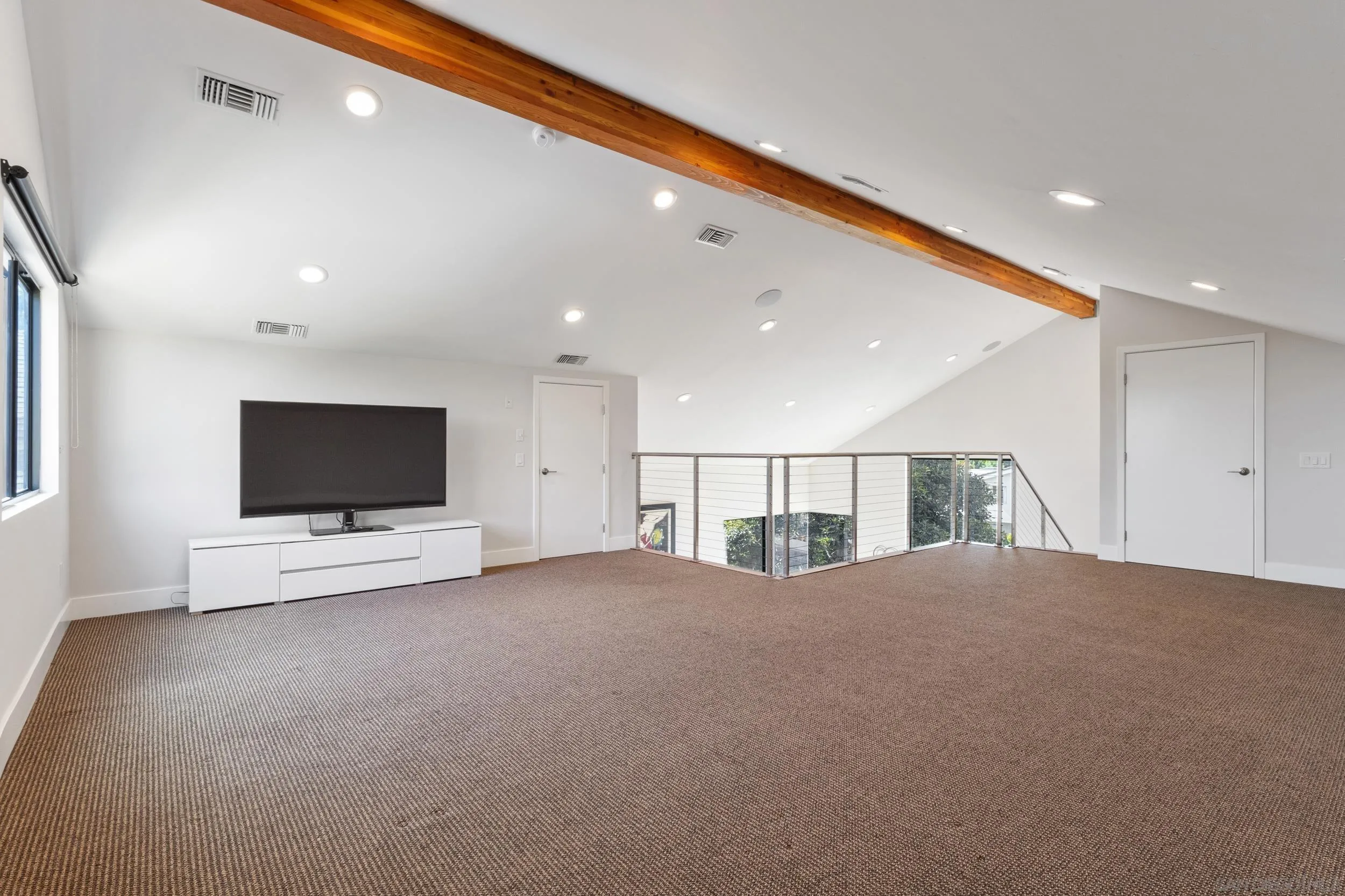 https://cdn.realtyfeed.com/cdn/127/260012755/4aeb4850a281d4ab7dda93e29ba789bc.webp