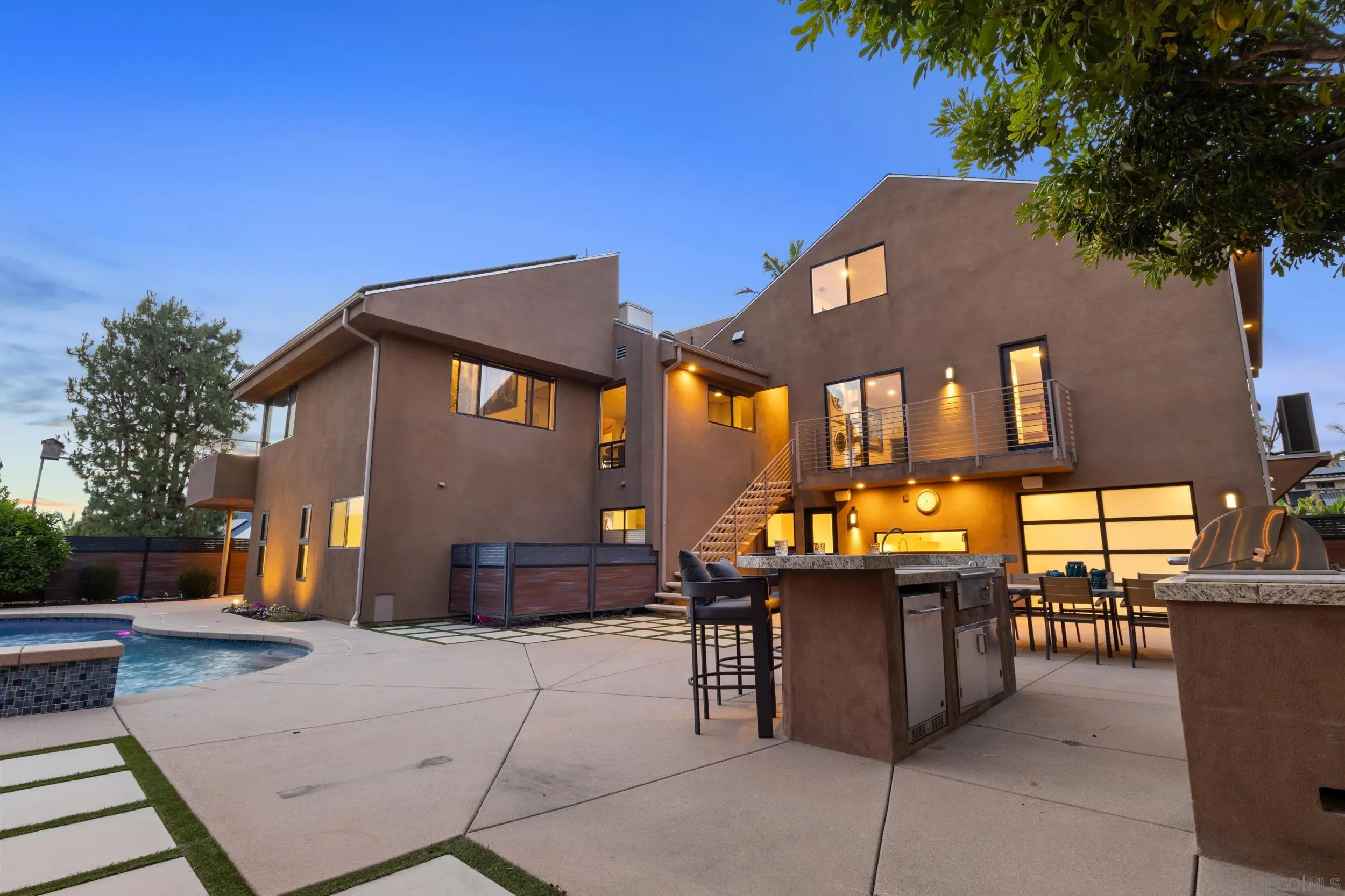 https://cdn.realtyfeed.com/cdn/127/260012755/60ce3dd281defd4cb64e736e5780080a.webp