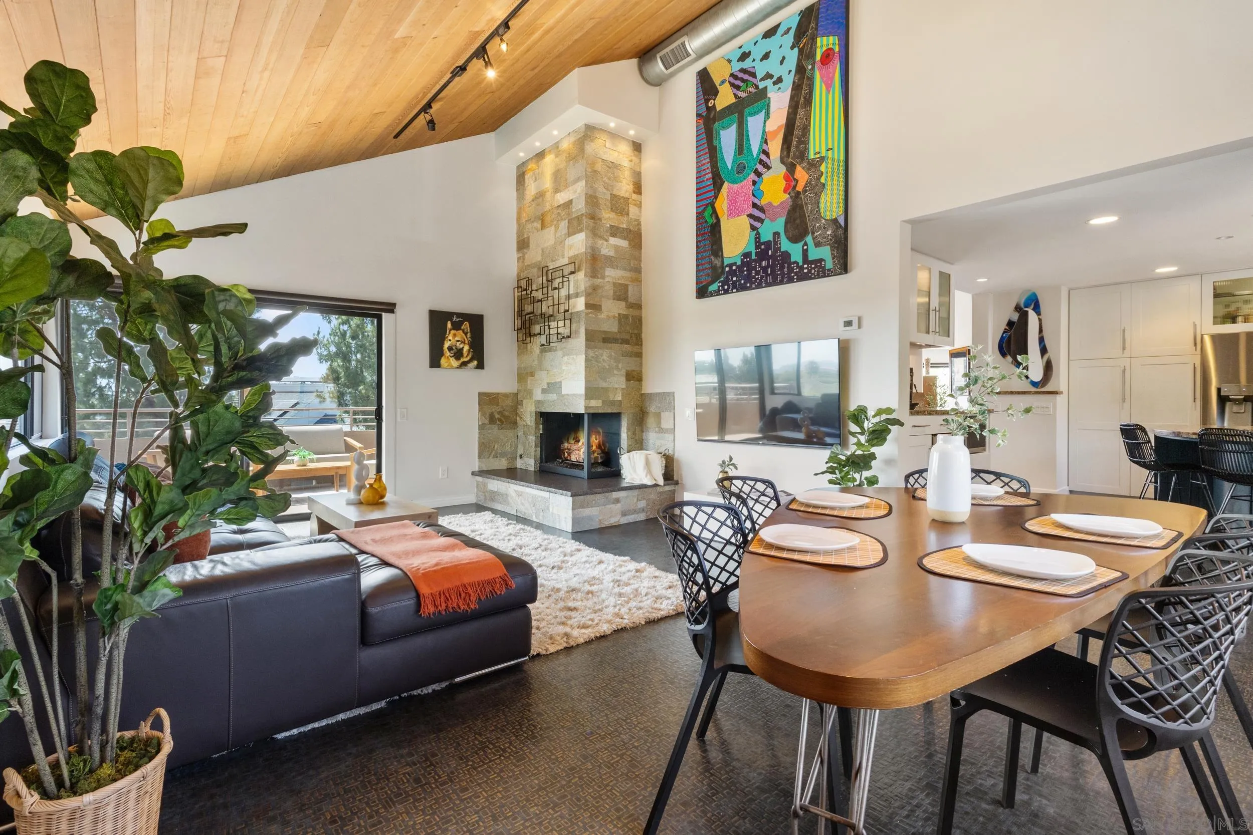 https://cdn.realtyfeed.com/cdn/127/260012755/6b703258a52e50f59d7eb6c75b3954d3.webp