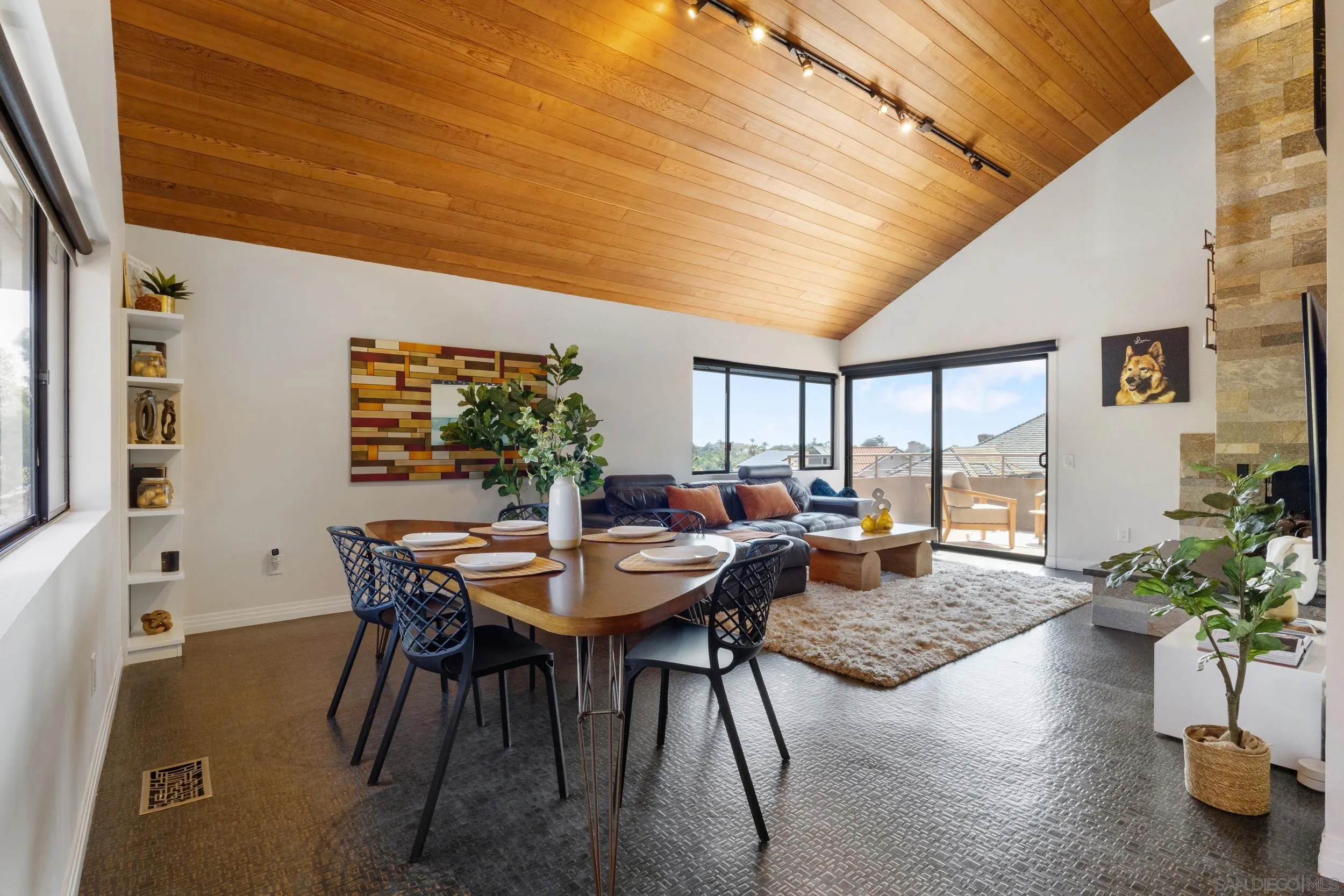 https://cdn.realtyfeed.com/cdn/127/260012755/914d0afa54b886350fae51b4b09a8d9b.webp