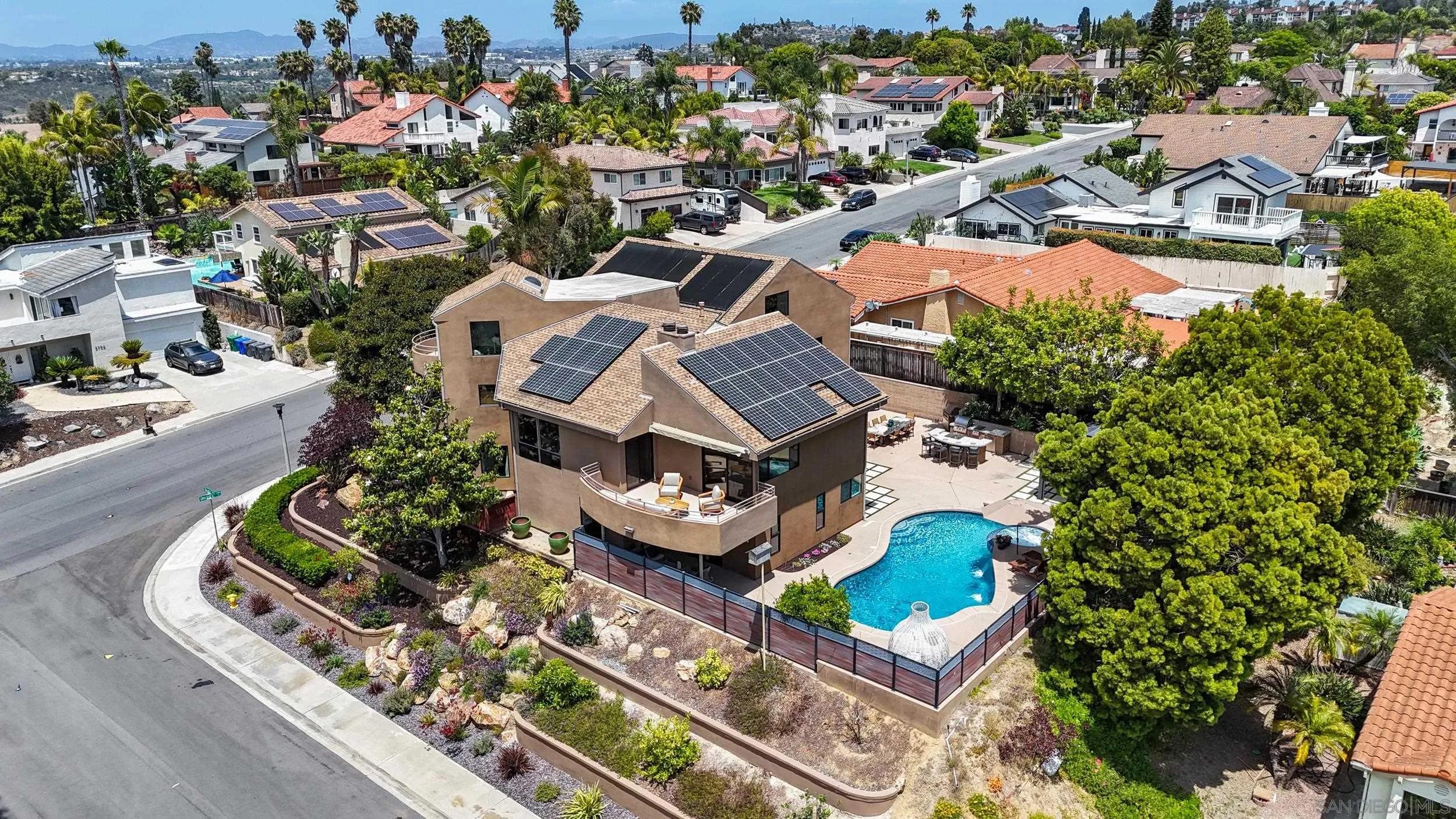 https://cdn.realtyfeed.com/cdn/127/260012755/b5f2f5f3c19c189db1c3cd39f545334c.webp