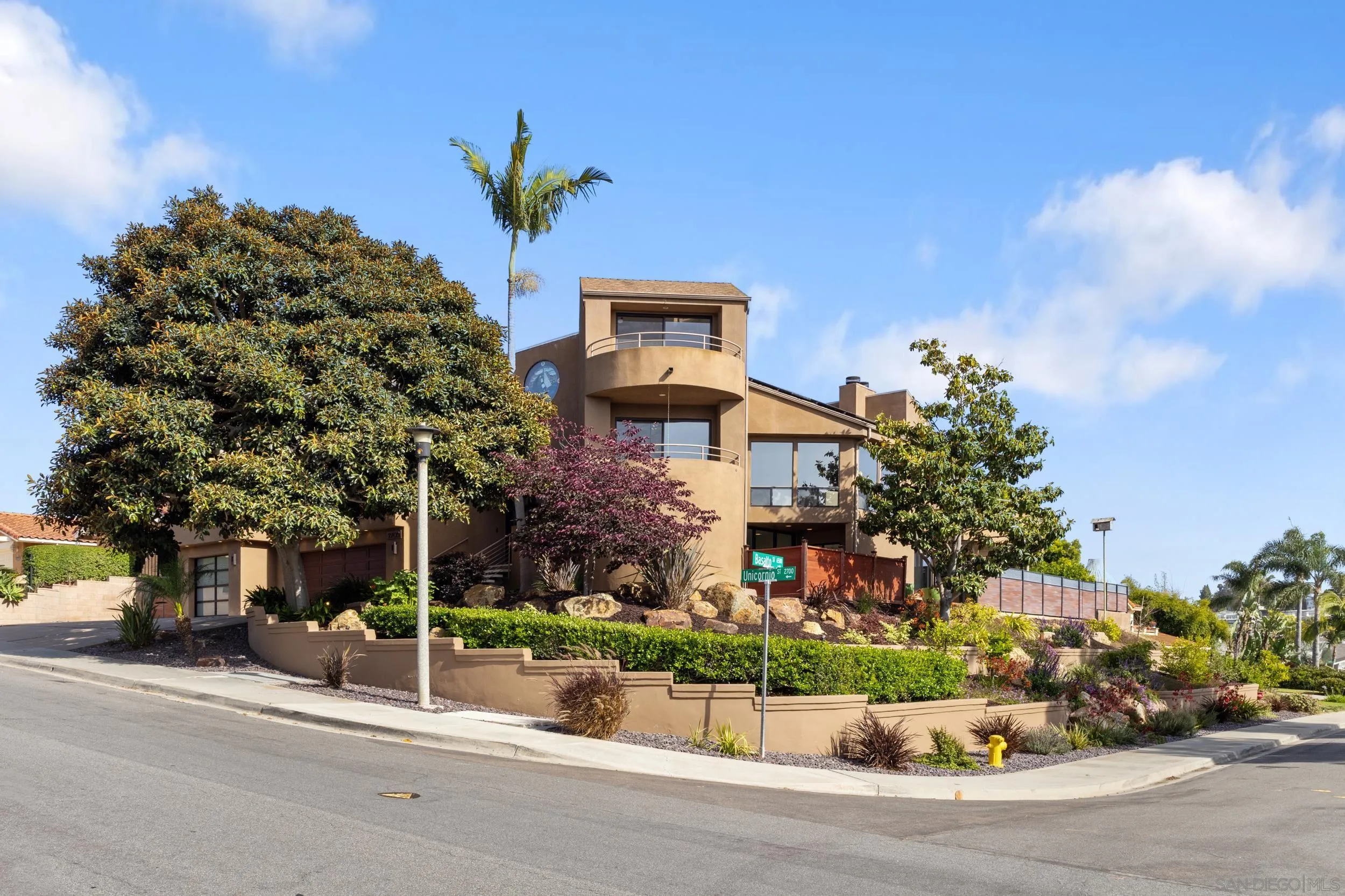 https://cdn.realtyfeed.com/cdn/127/260012755/fded0b2f3075410ef85fd64992736e9a.webp