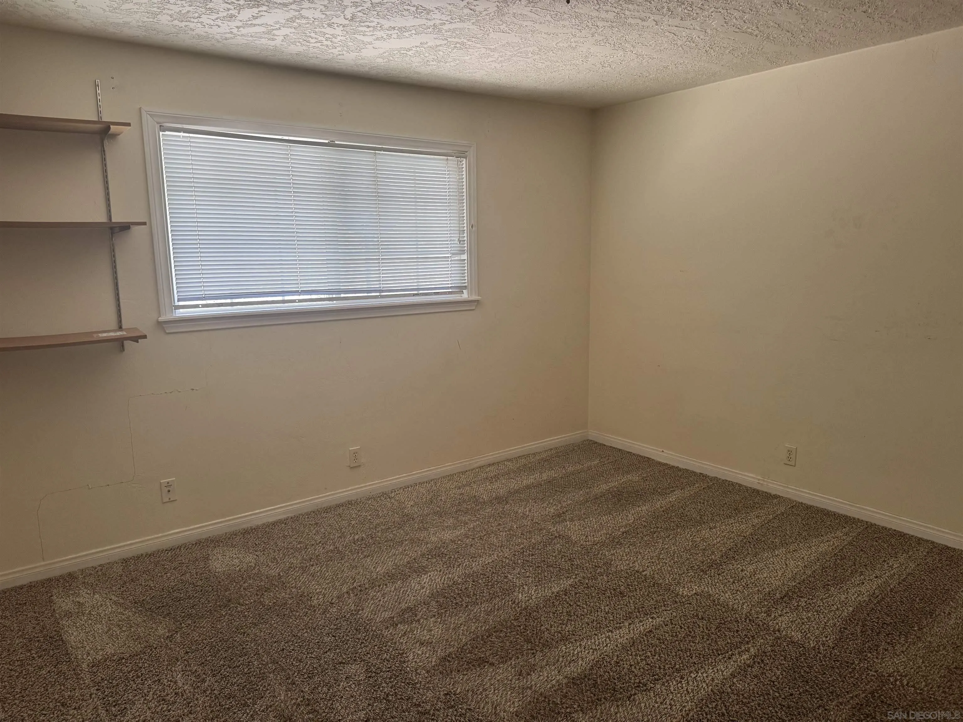 https://cdn.realtyfeed.com/cdn/127/260012757/4cb668a78d101c3c7a501051353fadc2.webp