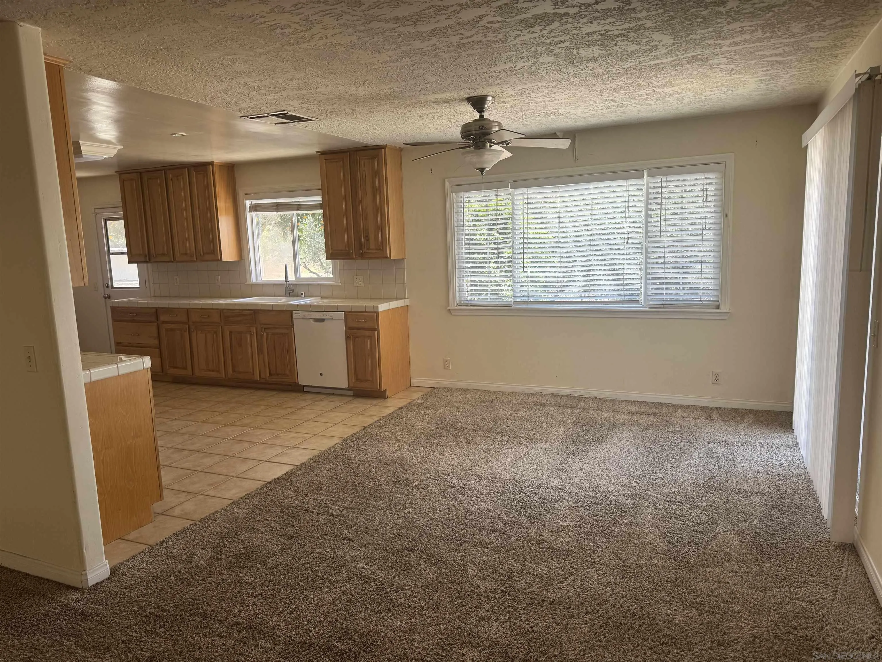https://cdn.realtyfeed.com/cdn/127/260012757/565abacb2c89b796a59044f8e540aba7.webp