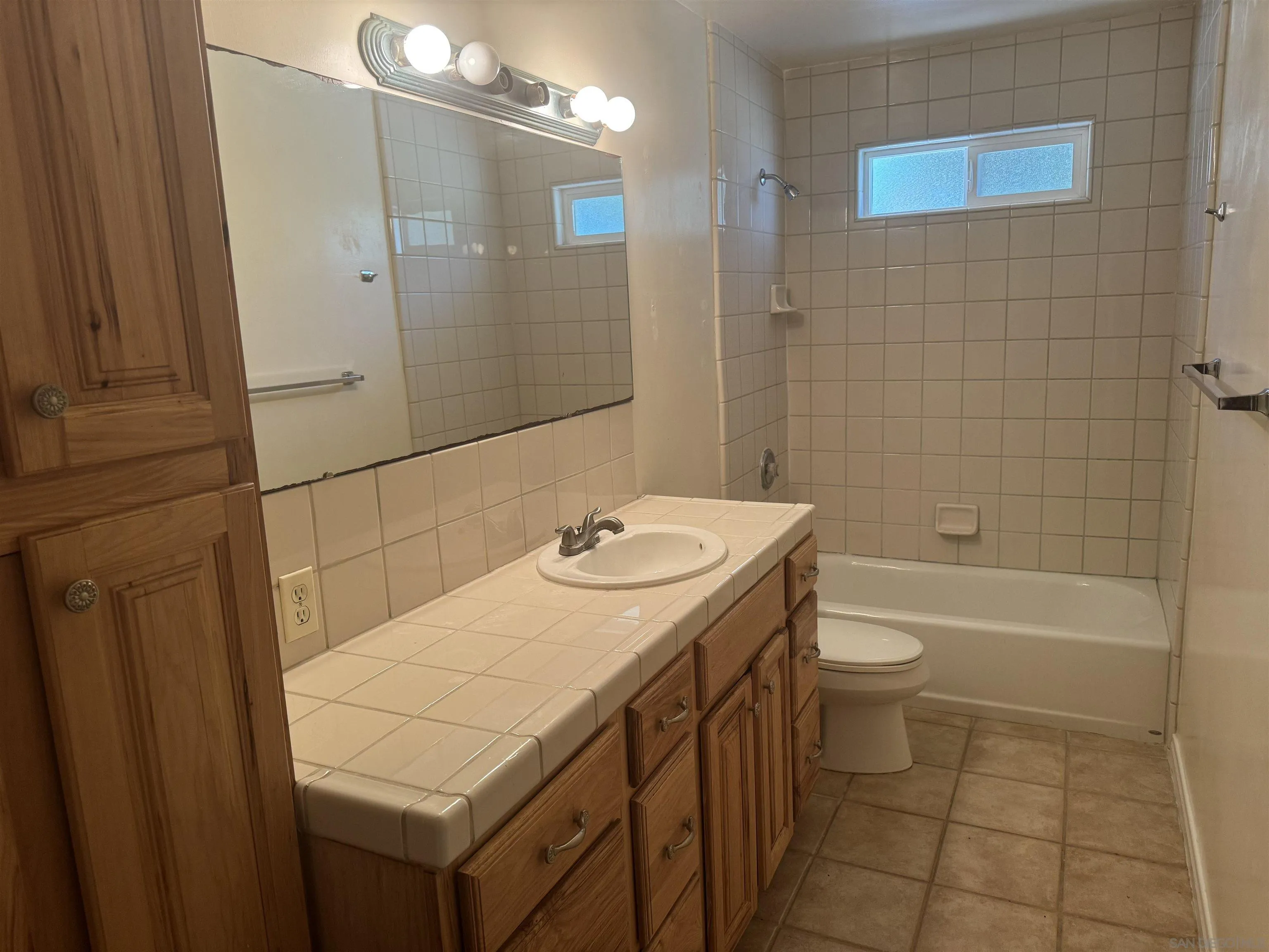 https://cdn.realtyfeed.com/cdn/127/260012757/67130cf6bdef652fb38f86c1f80a6ca1.webp