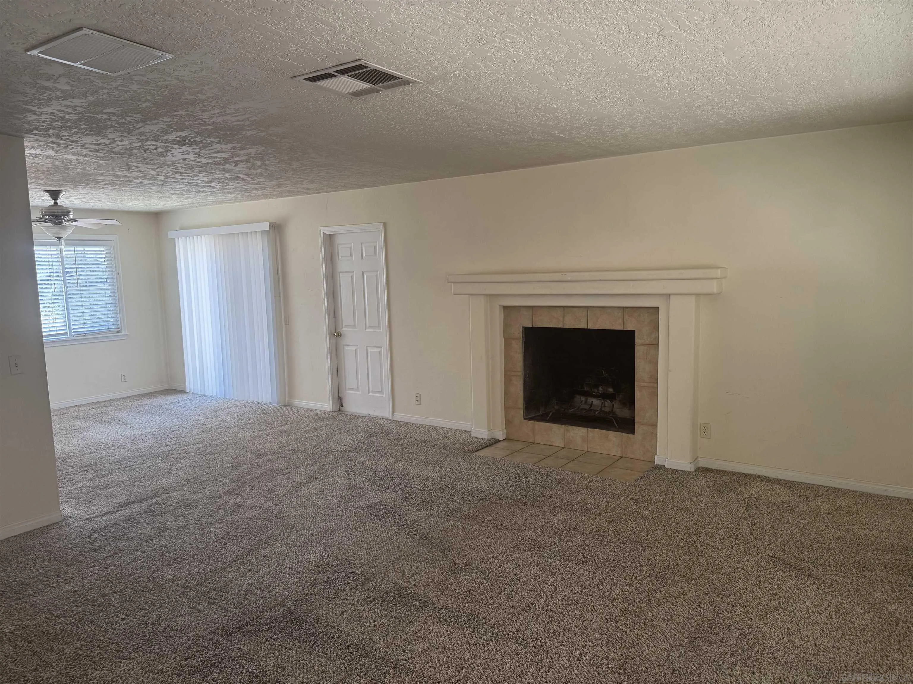 https://cdn.realtyfeed.com/cdn/127/260012757/d722585ffad990291e9c5b8010bec66c.webp