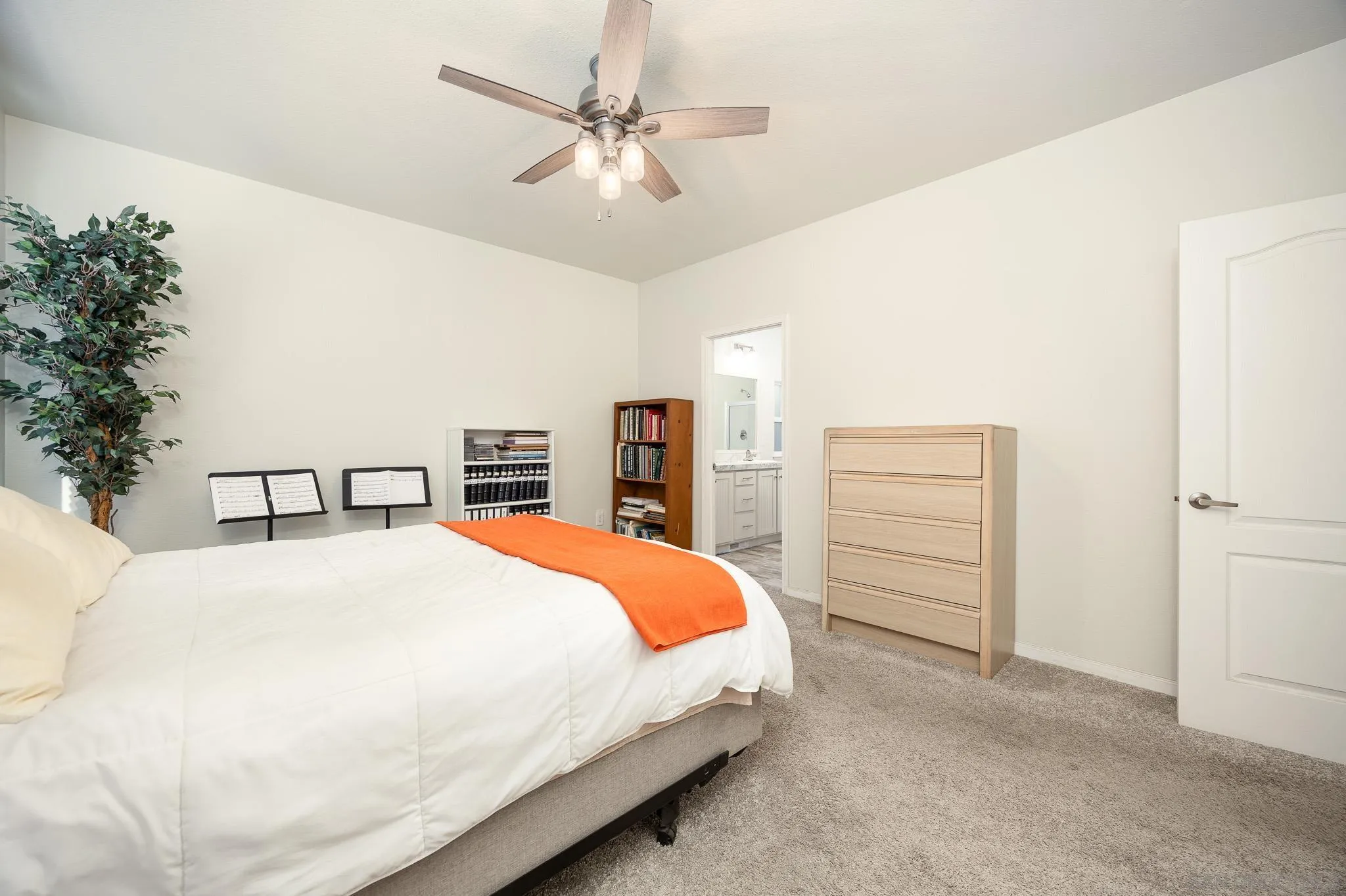 https://cdn.realtyfeed.com/cdn/127/260012760/092618b99aca7ad8d750eb3376b205aa.webp