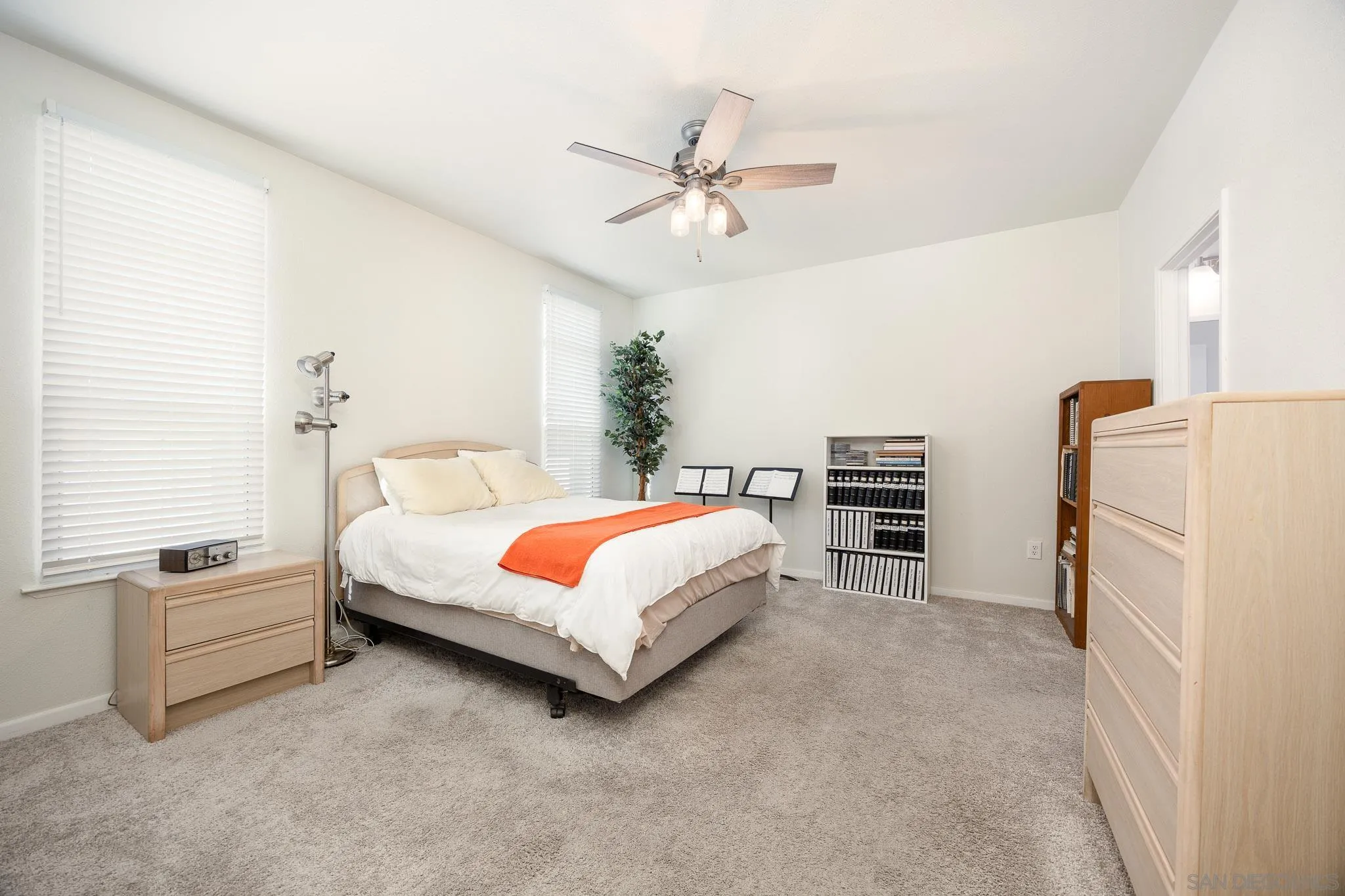 https://cdn.realtyfeed.com/cdn/127/260012760/1d769d43d246e94d7750137f09501c35.webp