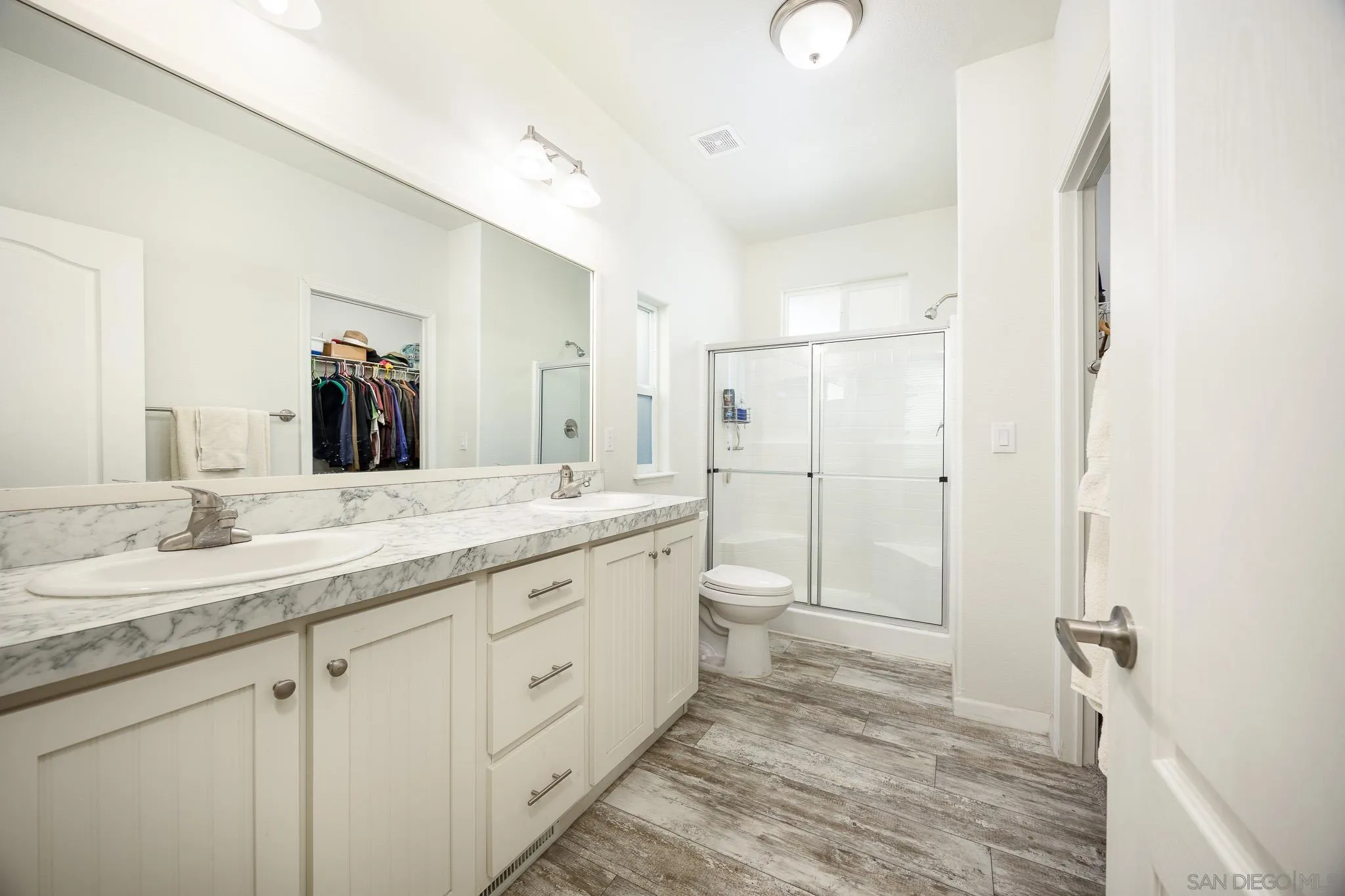 https://cdn.realtyfeed.com/cdn/127/260012760/9adcb2a389eb1c9c007df9aae15cc1cf.webp