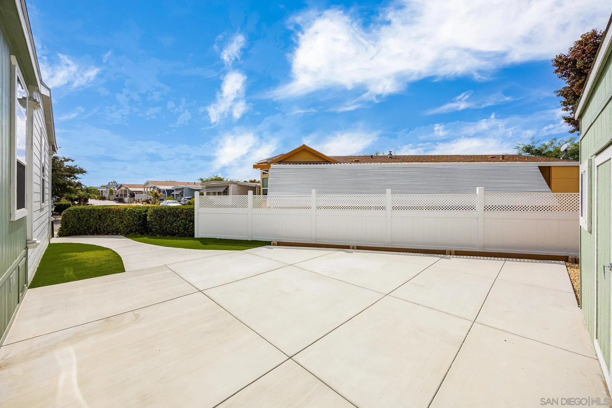 https://cdn.realtyfeed.com/cdn/127/260012760/c6d911e5c5b16c920ca4d0eb27ebb113.webp
