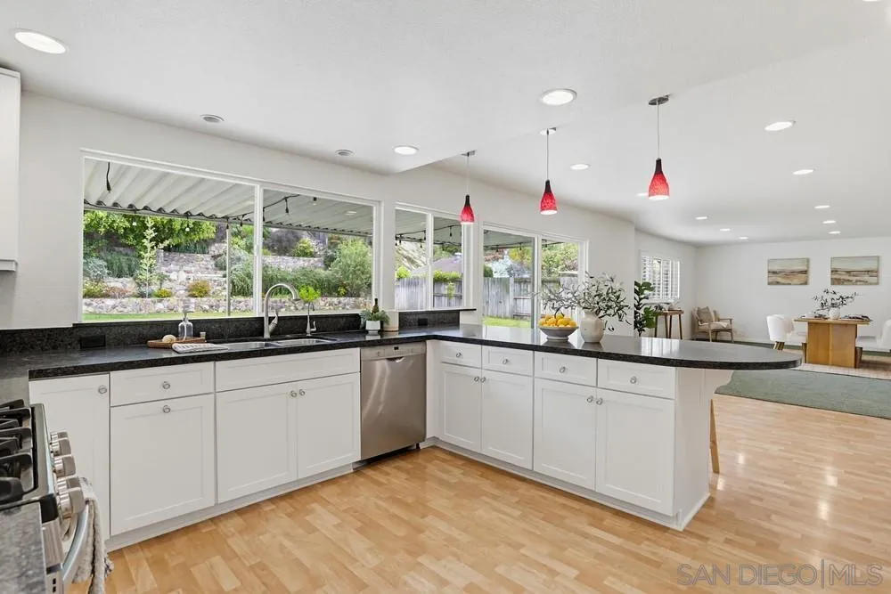 https://cdn.realtyfeed.com/cdn/127/260012761/1fd659682630b2ffb6fdc19893ce10fc.webp