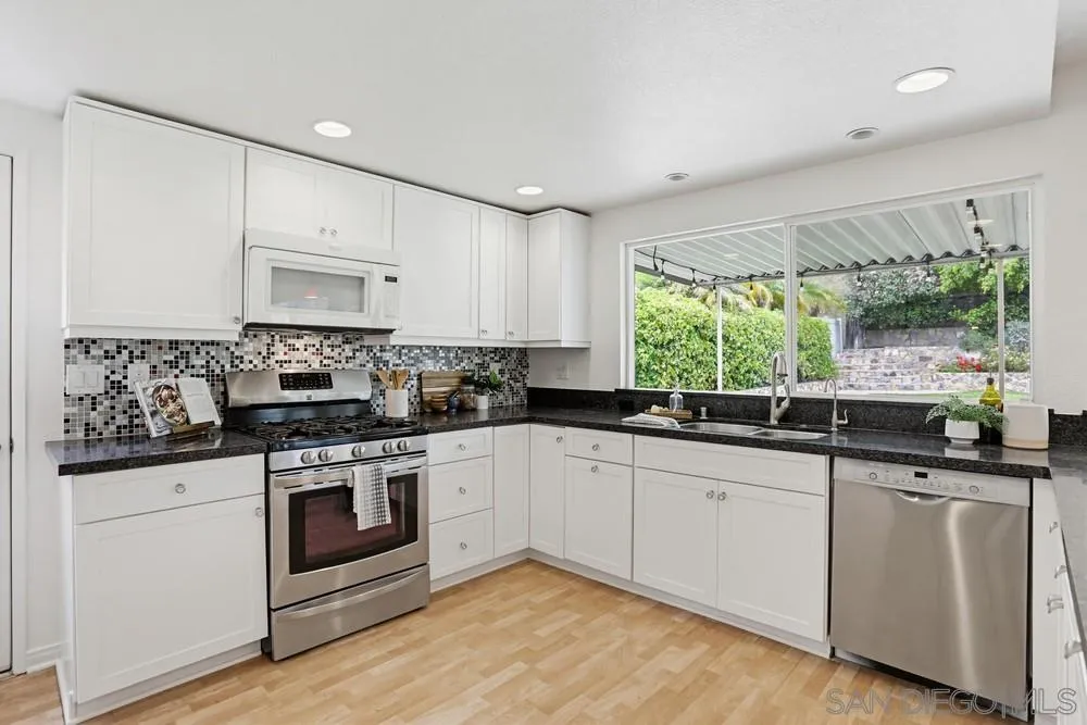 https://cdn.realtyfeed.com/cdn/127/260012761/22b87759005a24af432c5654edf6c97f.webp