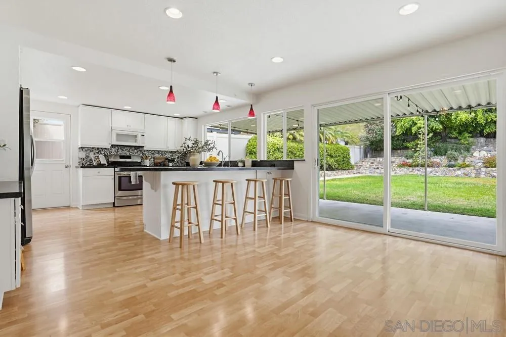 https://cdn.realtyfeed.com/cdn/127/260012761/33955571473f4b0c274db218b02d22fc.webp
