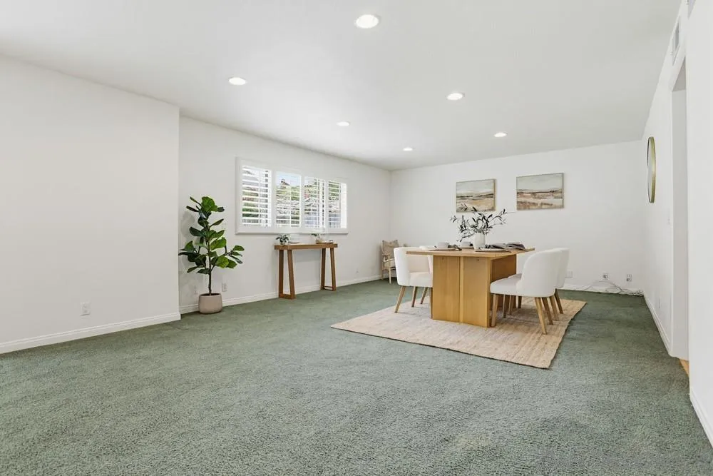 https://cdn.realtyfeed.com/cdn/127/260012761/65cc16cf53f0f60fe12b77e59c9908ca.webp
