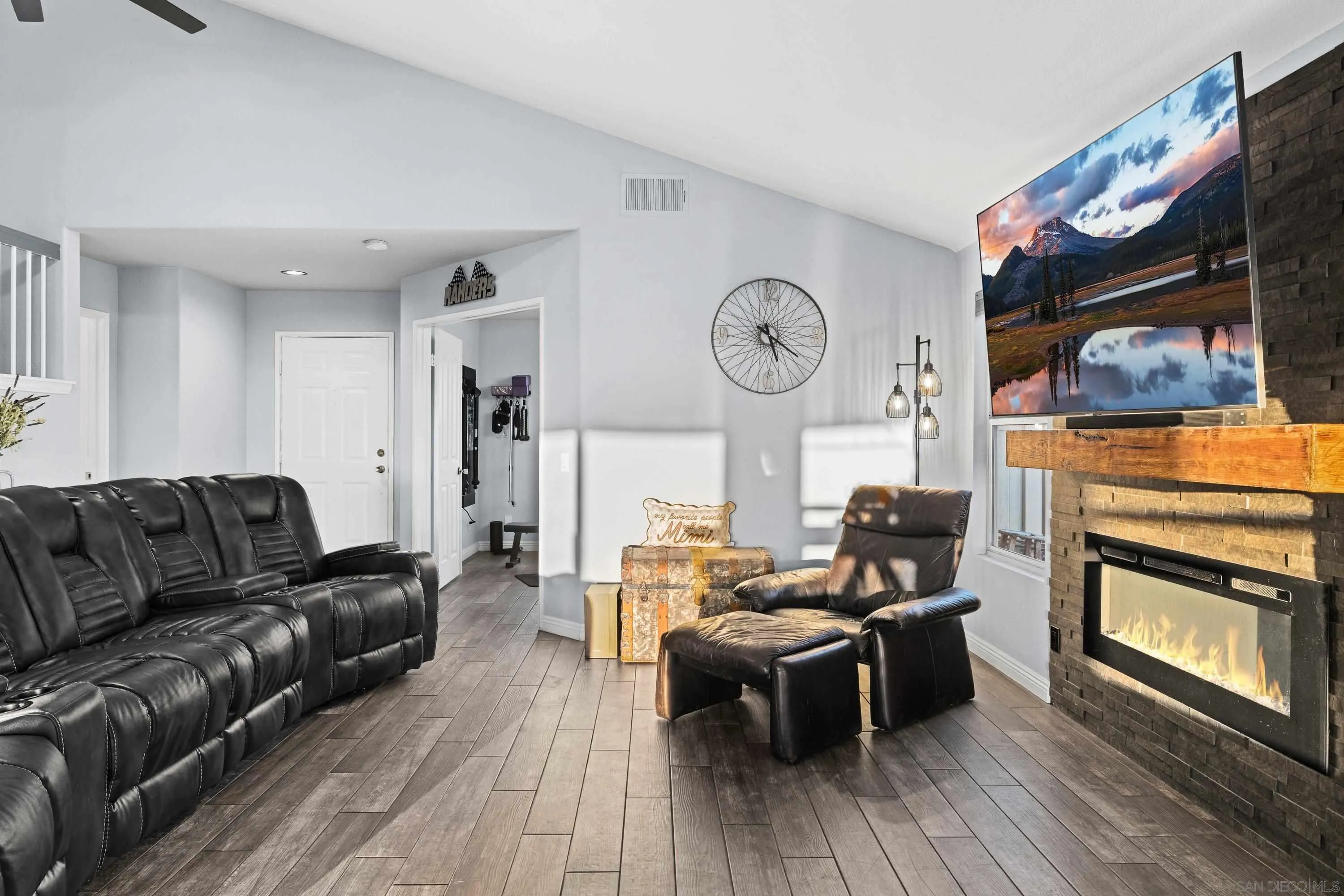 https://cdn.realtyfeed.com/cdn/127/260012764/3437c96d9446b8bf0c4cf211f788eab5.webp