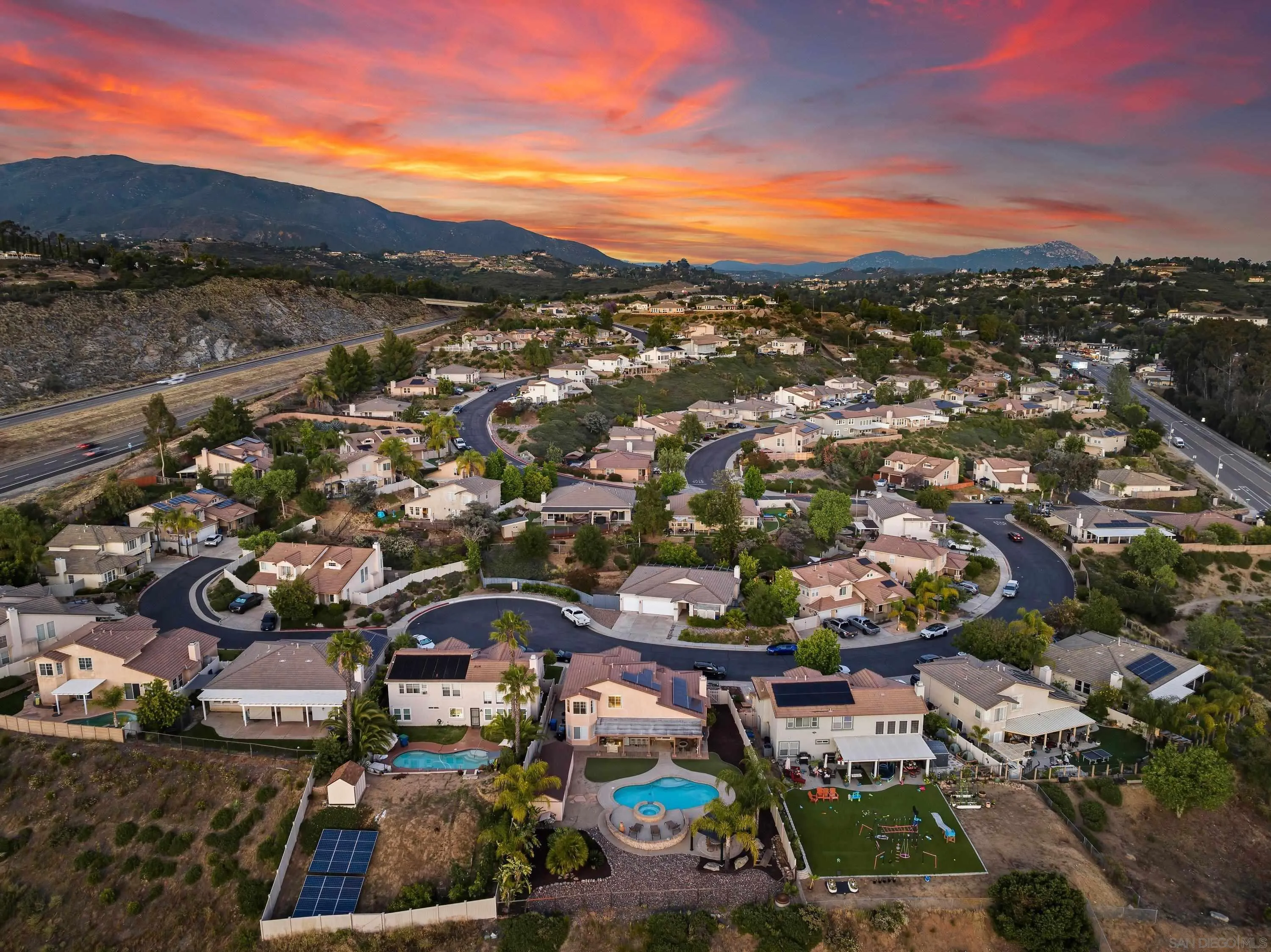 https://cdn.realtyfeed.com/cdn/127/260012764/63c40168ee594e70d0d24813a8bf44fd.webp