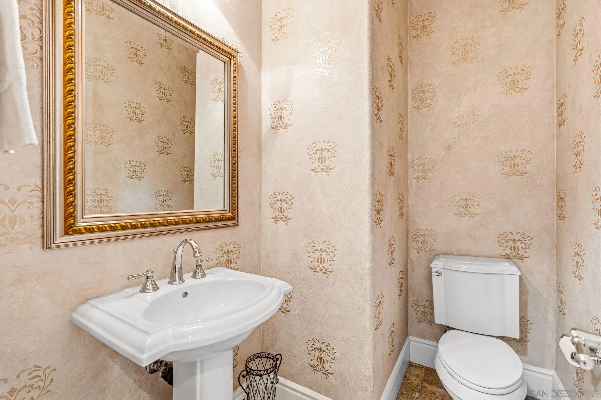 https://cdn.realtyfeed.com/cdn/127/260012766/136cd05ac0b0972f58802bacd417b2d9.webp