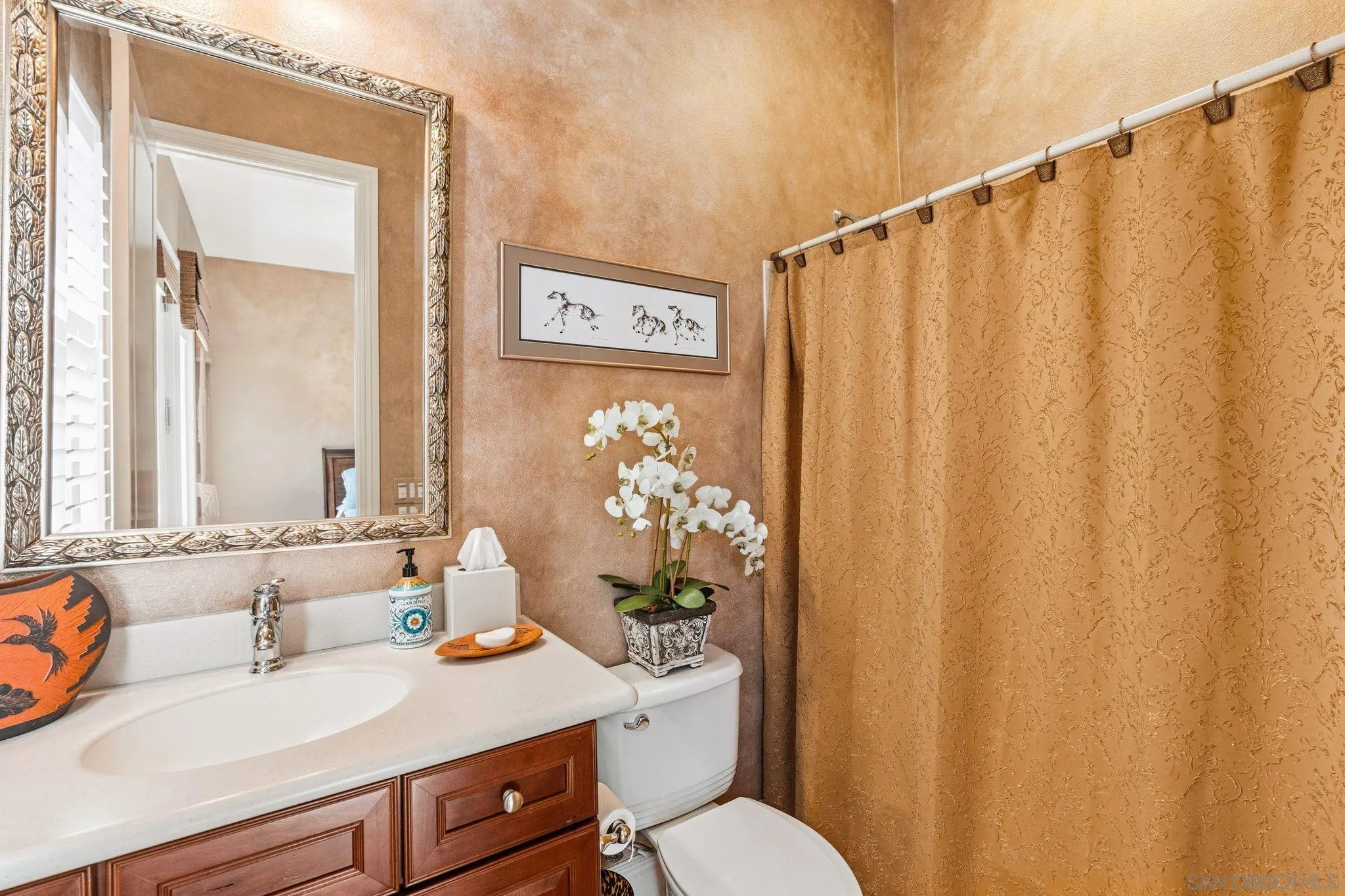 https://cdn.realtyfeed.com/cdn/127/260012766/682cedcd3f14f4bcd36b45ac47504f6f.webp