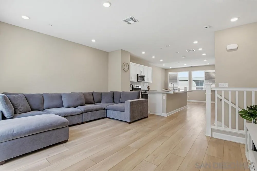 Photo #11: 260012776 Listing: Photo #11