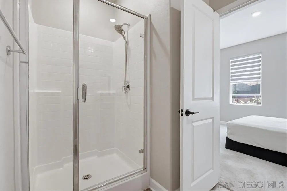 Photo #38: 260012776 Listing: Photo #38