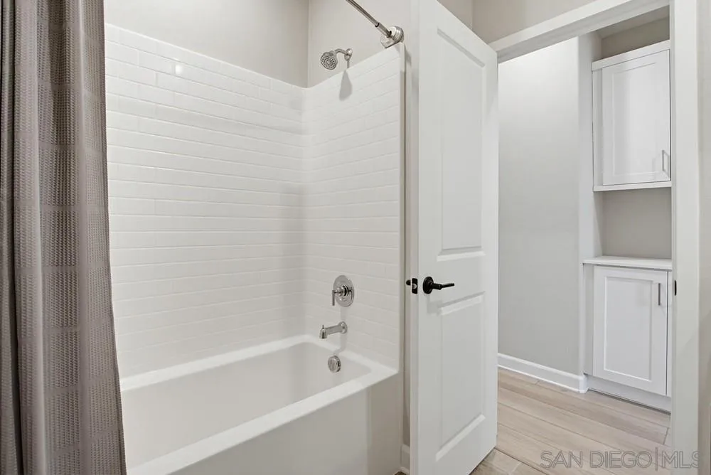 Photo #33: 260012776 Listing: Photo #33