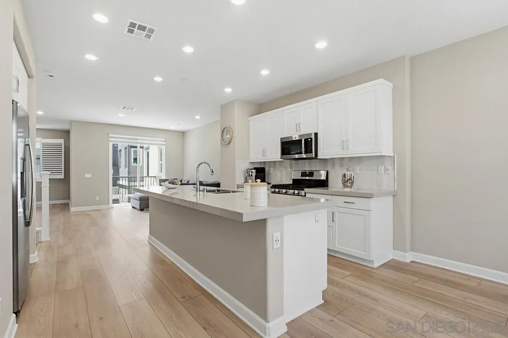 Photo #13: 260012776 Listing: Photo #13