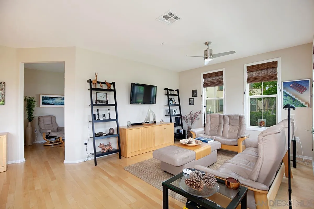 Photo #3: 260012778 Listing: Photo #3