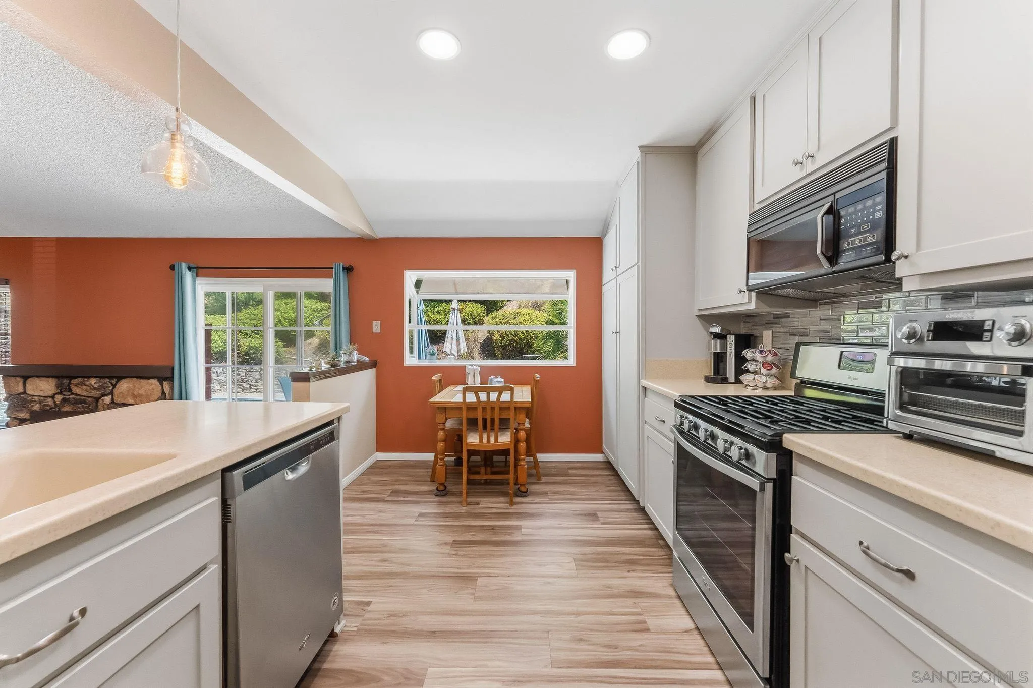 https://cdn.realtyfeed.com/cdn/127/260012781/1d6611e249e98dbd48baa603b7589783.webp