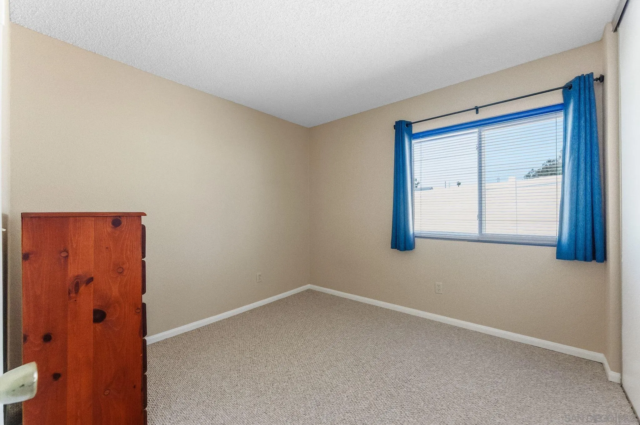 https://cdn.realtyfeed.com/cdn/127/260012781/2117e9ecdb0d90275711d7174f4fe655.webp