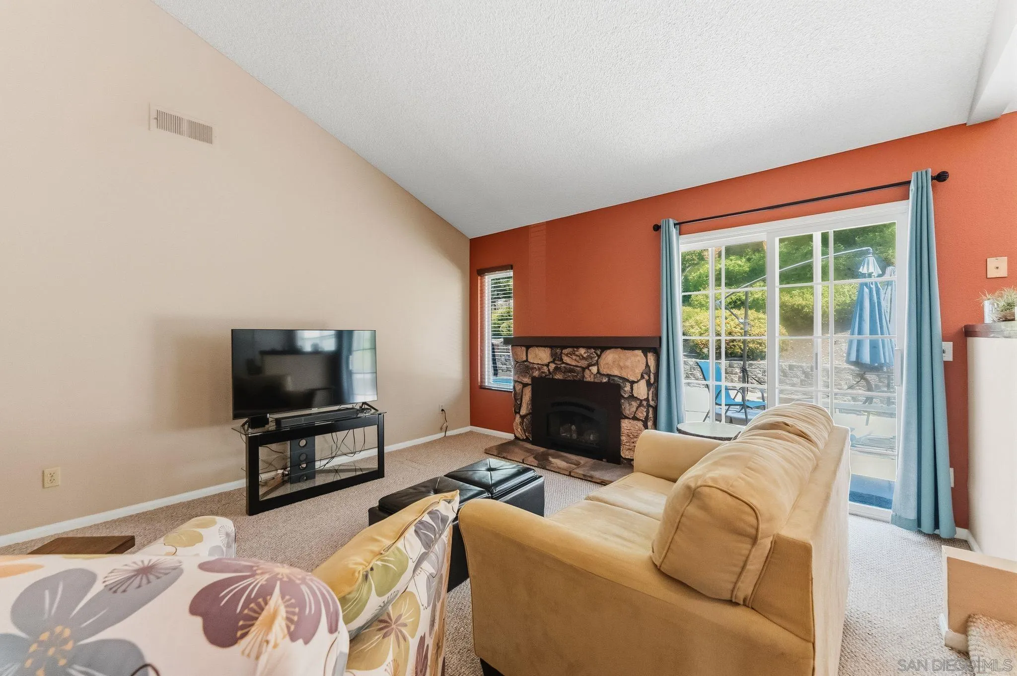 https://cdn.realtyfeed.com/cdn/127/260012781/2ca6786225630cfb39fd6ad4d406d35f.webp