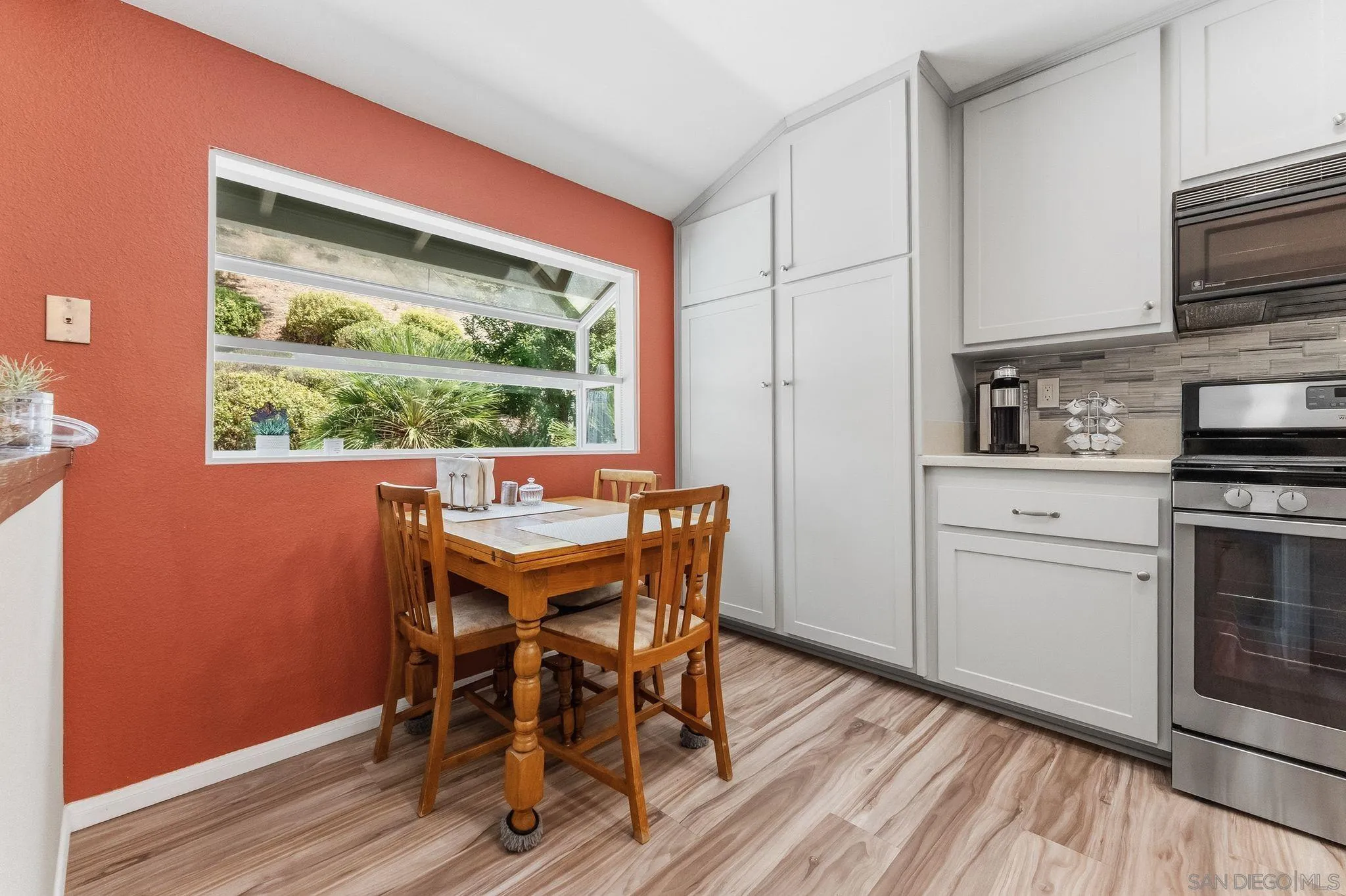 https://cdn.realtyfeed.com/cdn/127/260012781/4127b84345d3592422652d35ef38f42e.webp