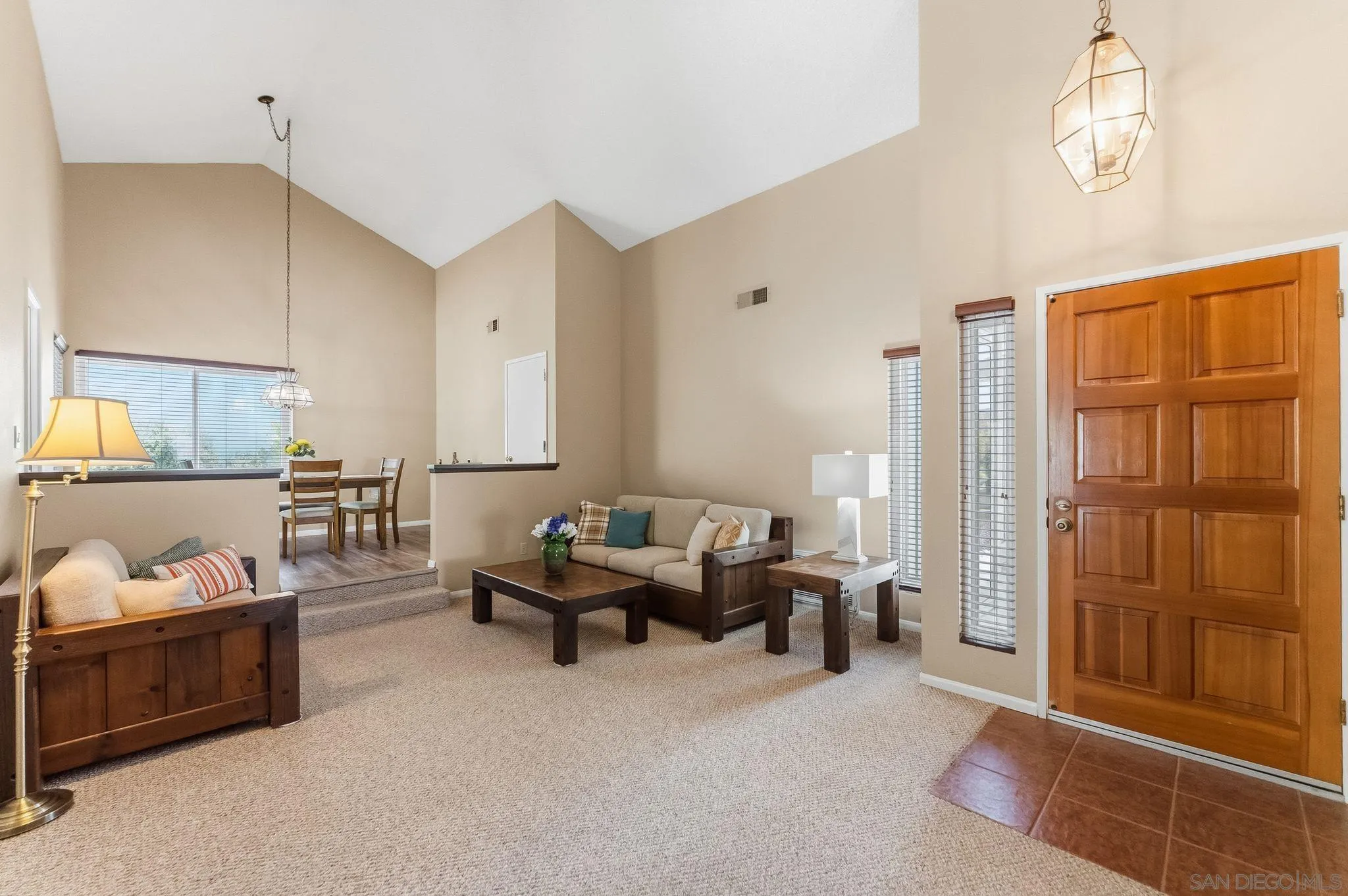 https://cdn.realtyfeed.com/cdn/127/260012781/46aeb272f7b5d3b3d4a84adf37dda562.webp
