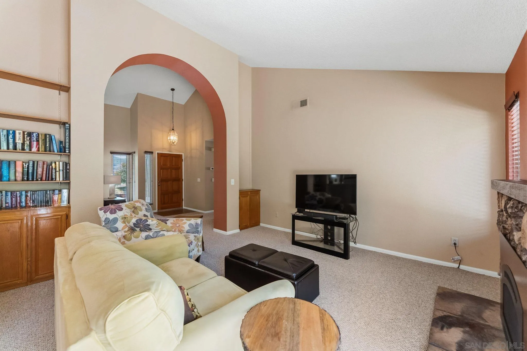 https://cdn.realtyfeed.com/cdn/127/260012781/4c9b7f9f850a5dc6dcdd39111721ef0e.webp