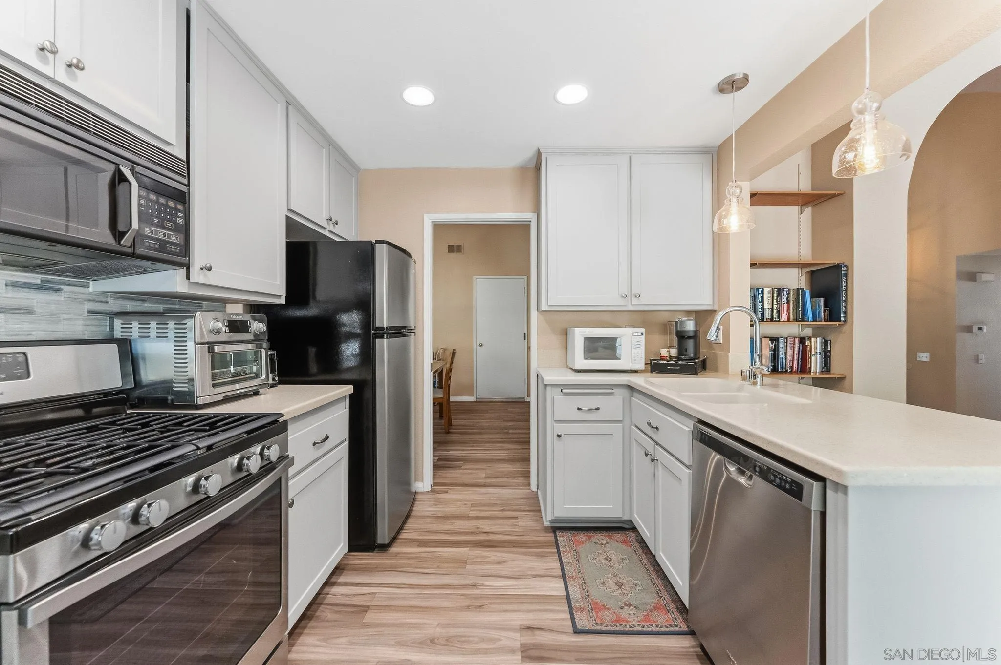 https://cdn.realtyfeed.com/cdn/127/260012781/61c8fafe723e02cda196b584acc81b7b.webp