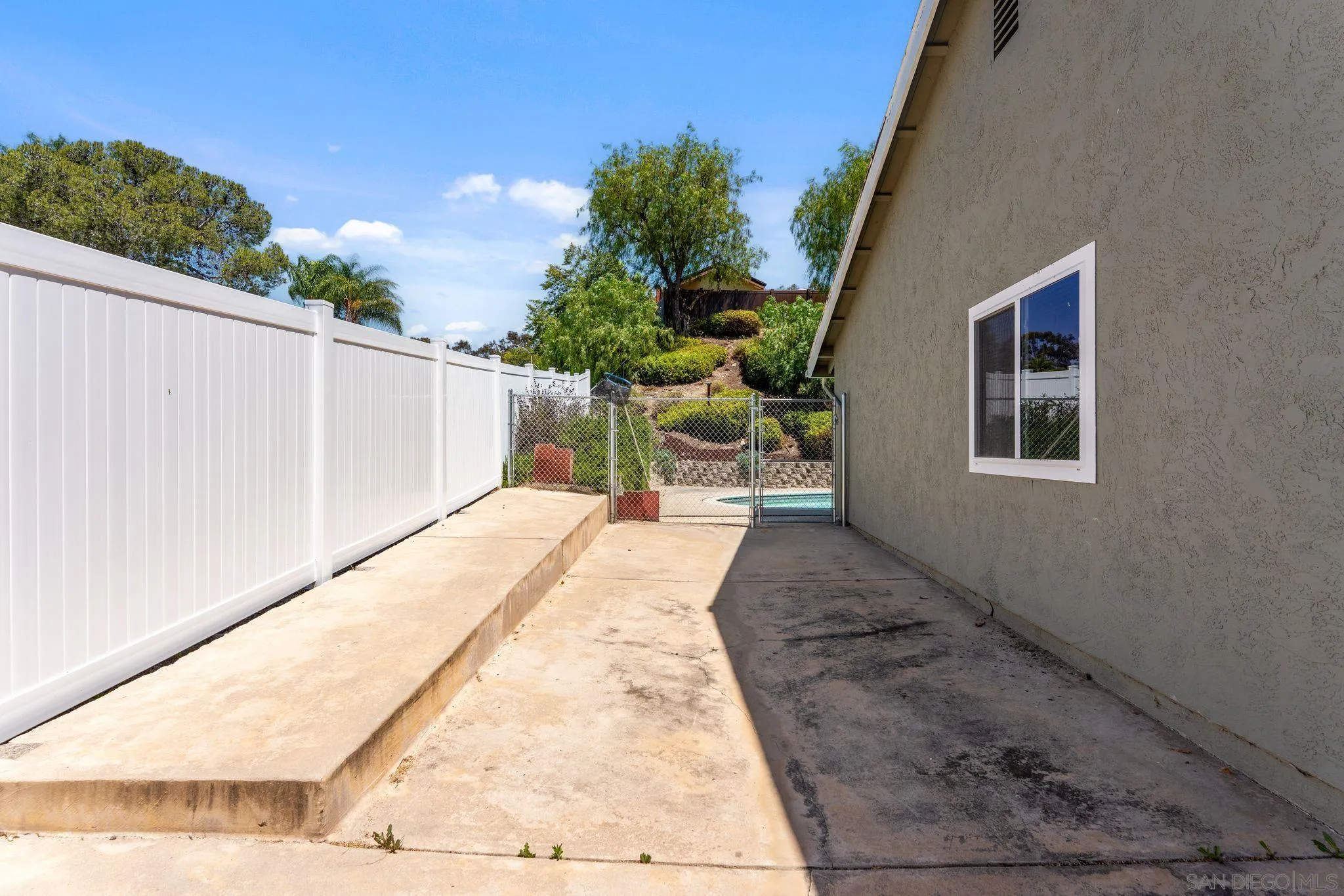 https://cdn.realtyfeed.com/cdn/127/260012781/67ee5f1c4b758fffa38d62e01729df41.webp
