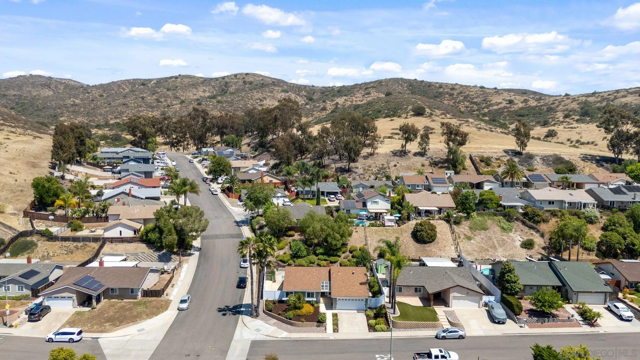 https://cdn.realtyfeed.com/cdn/127/260012781/757af80c5a6590e6667cf3beb29ce662.webp