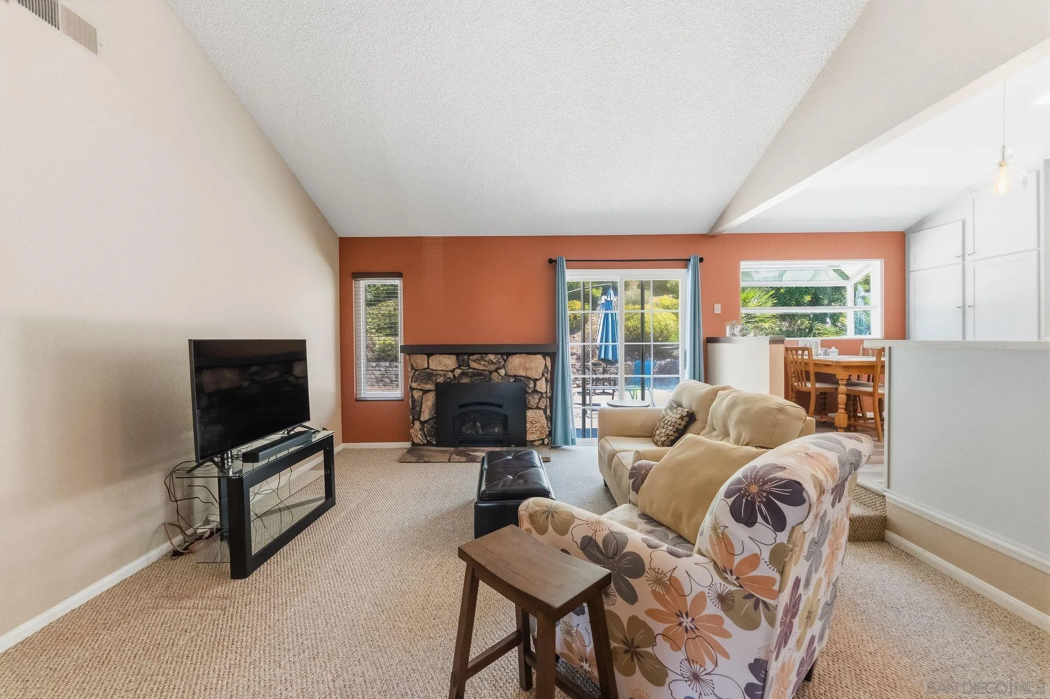 https://cdn.realtyfeed.com/cdn/127/260012781/75c88359dcc20f5b3129bd6f2c1ac859.webp