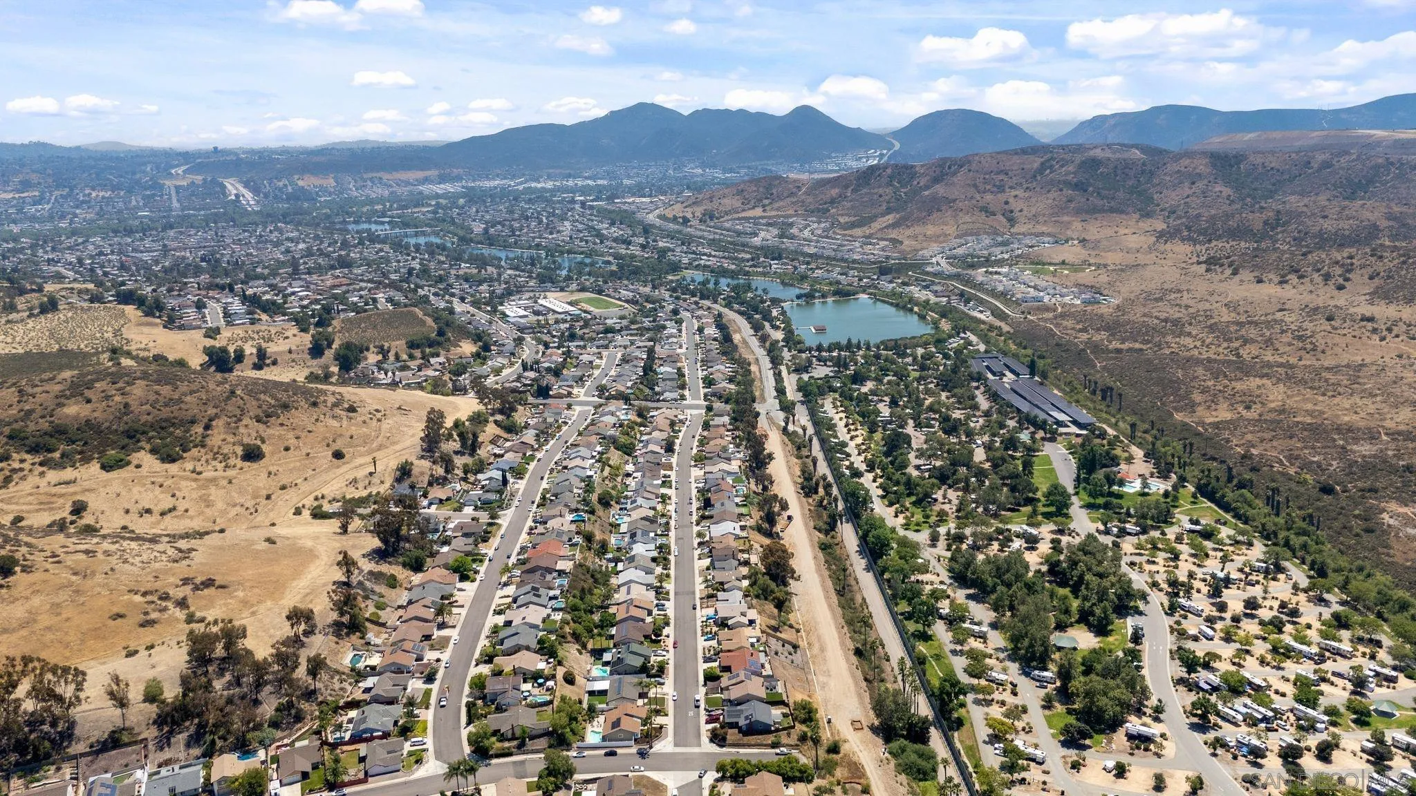 https://cdn.realtyfeed.com/cdn/127/260012781/aa6078f84dfb2eacd0bbd352f9ff9330.webp