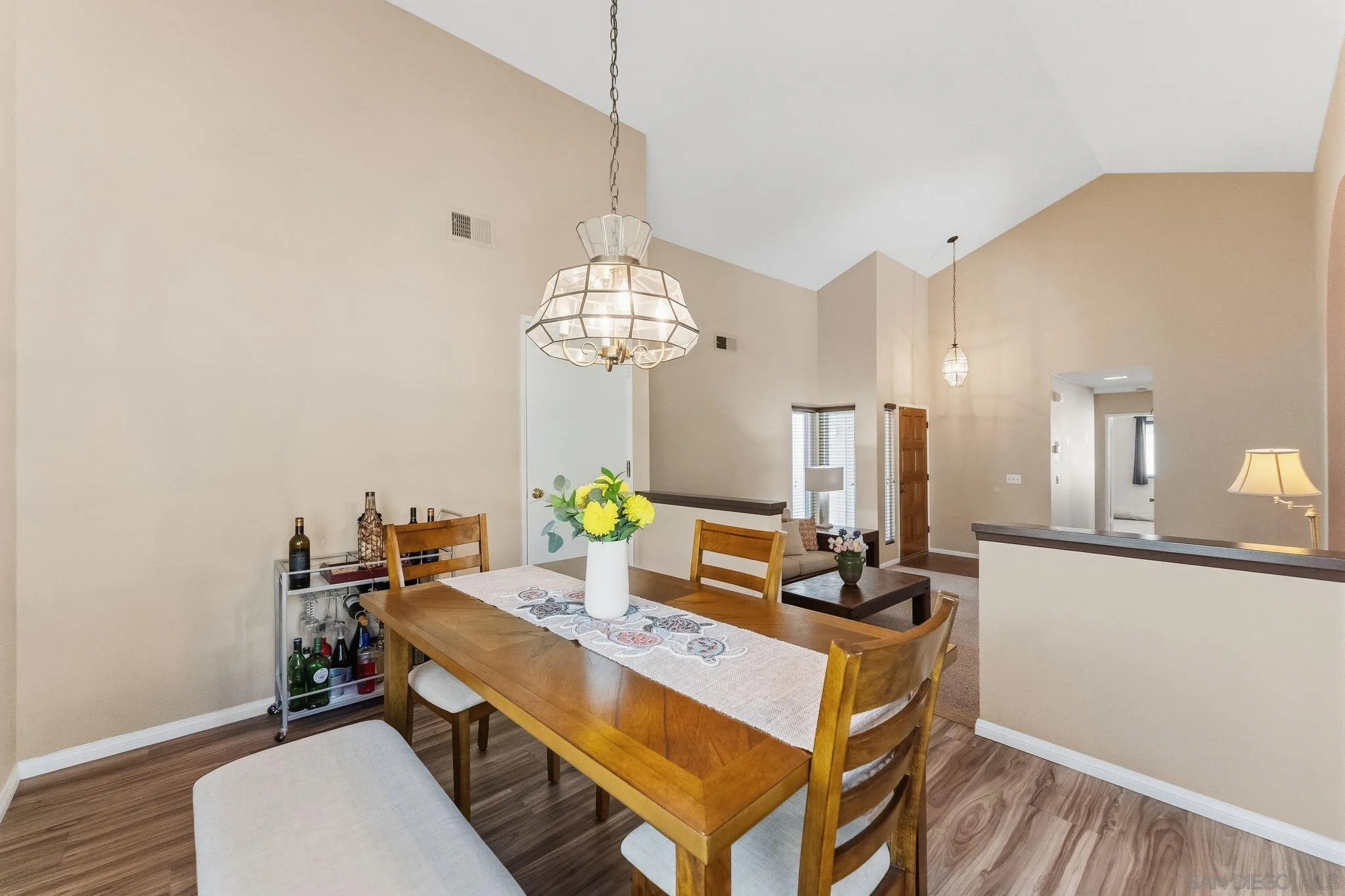 https://cdn.realtyfeed.com/cdn/127/260012781/b36169cf6d72016e41c851799cd976c3.webp