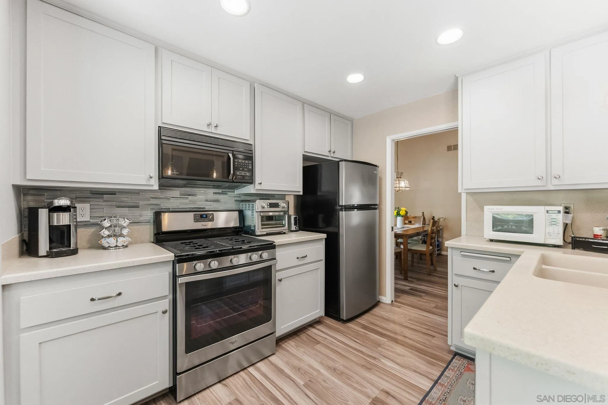 https://cdn.realtyfeed.com/cdn/127/260012781/b54ad0db0f63697dad54d3c7221d611f.webp