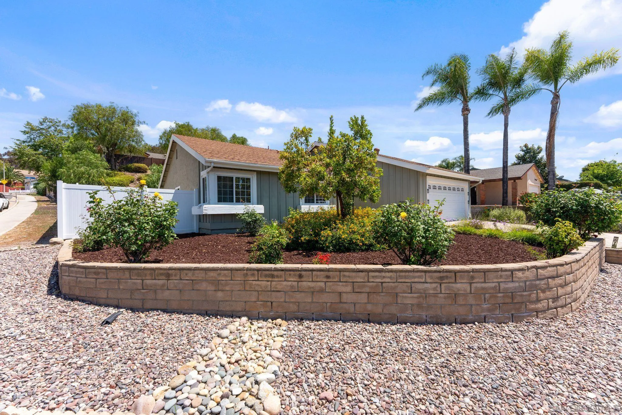 https://cdn.realtyfeed.com/cdn/127/260012781/d3c6d4f9743d8cf09ef4d52aaea7153a.webp
