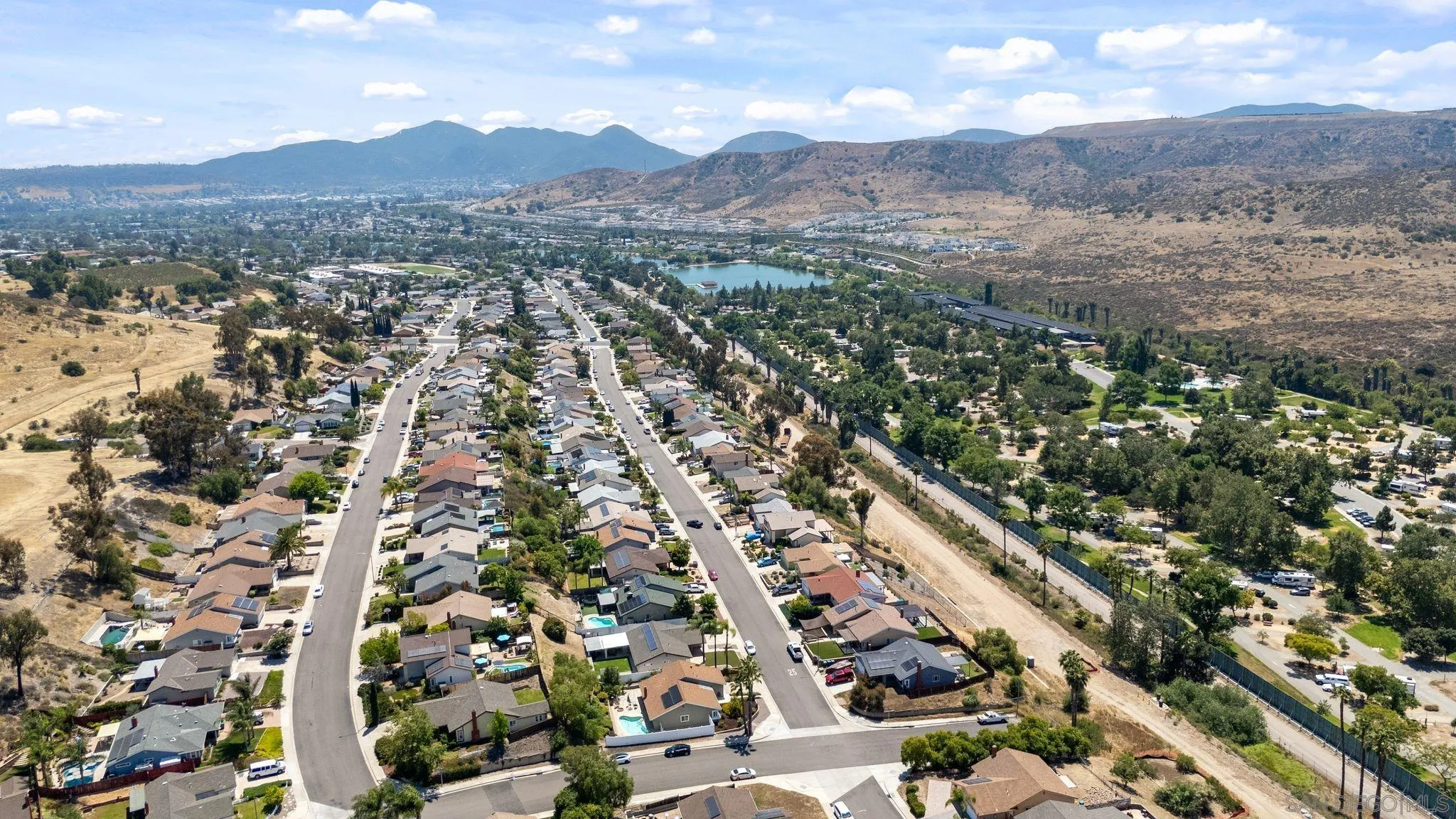 https://cdn.realtyfeed.com/cdn/127/260012781/e2c2272d148dc08962f558f0b63e046b.webp