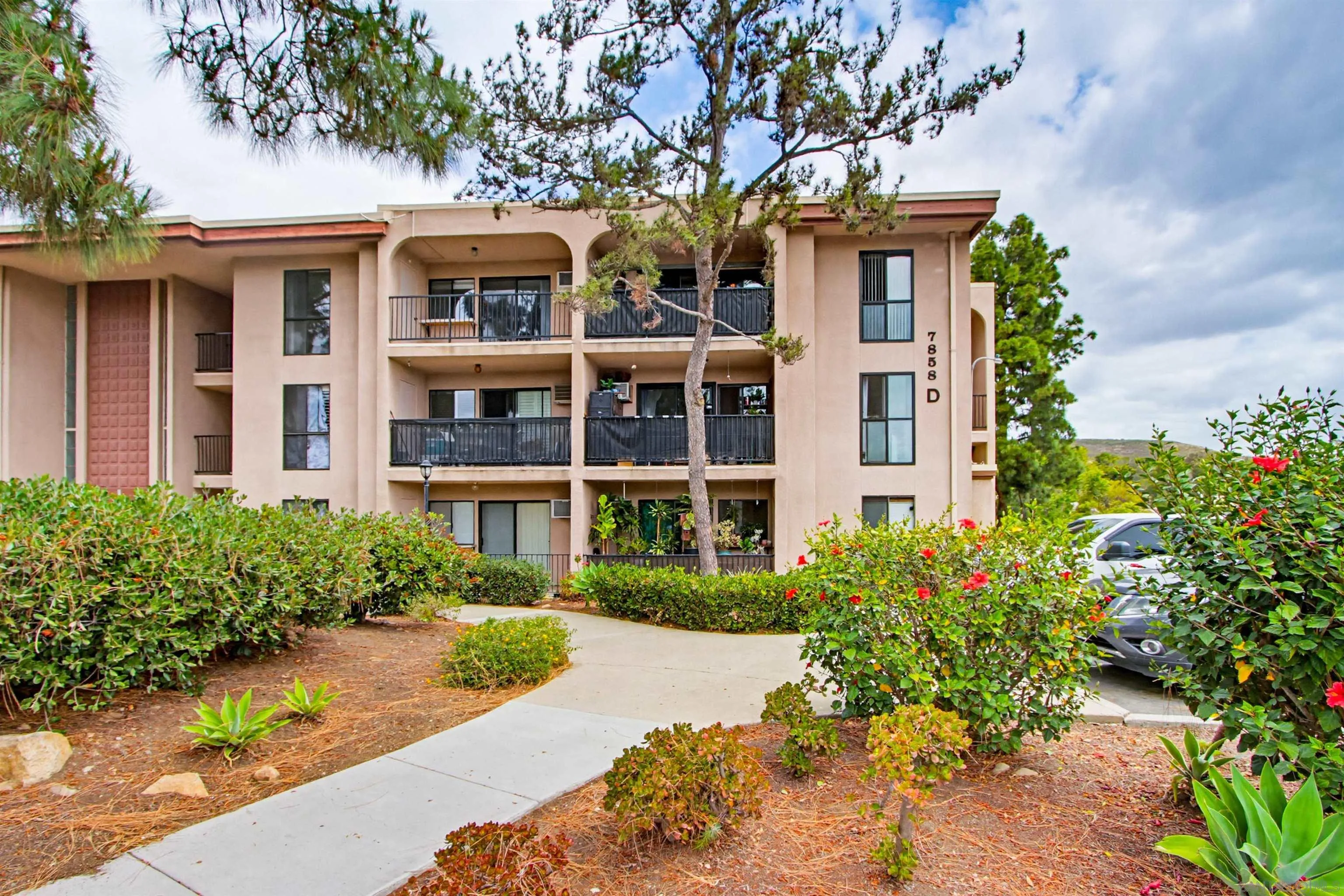 San Carlos, CA 92119