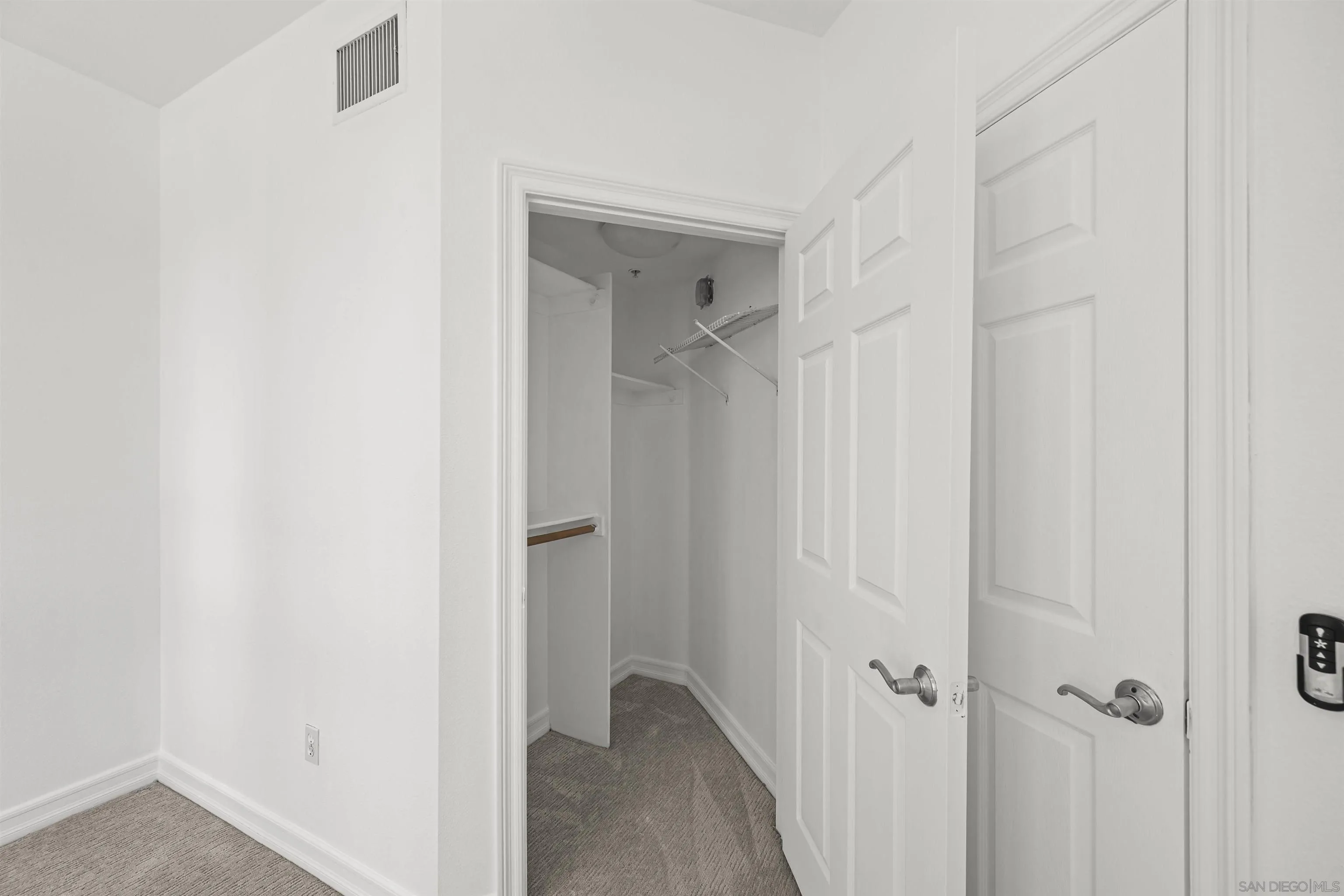 Photo #9: 260012785 Listing: Photo #9