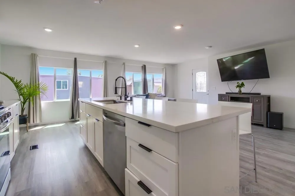 https://cdn.realtyfeed.com/cdn/127/260012787/0ade988b661dd196471a7699cedd57dd.webp