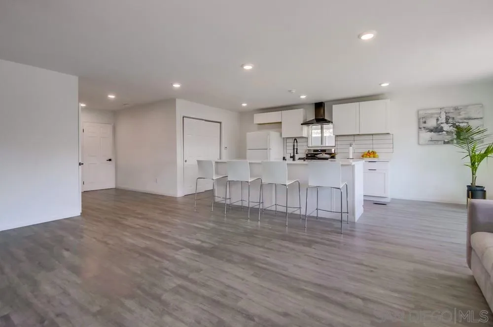 https://cdn.realtyfeed.com/cdn/127/260012787/1adc9f7ccad02a6f153f3f759db2351f.webp