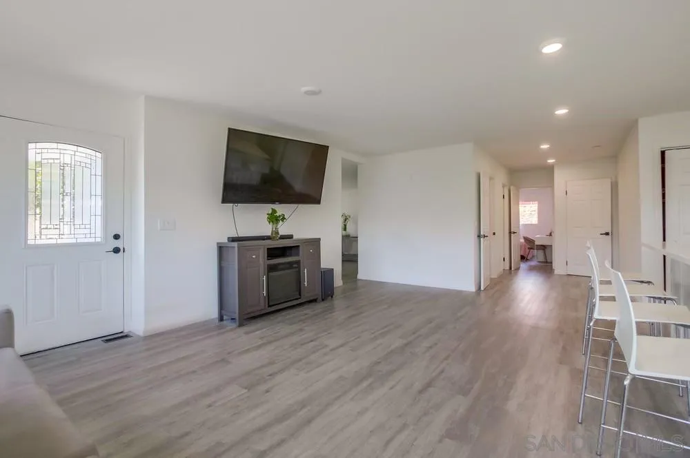 https://cdn.realtyfeed.com/cdn/127/260012787/91cbbcb3135e7d899ae58dca4cc19868.webp