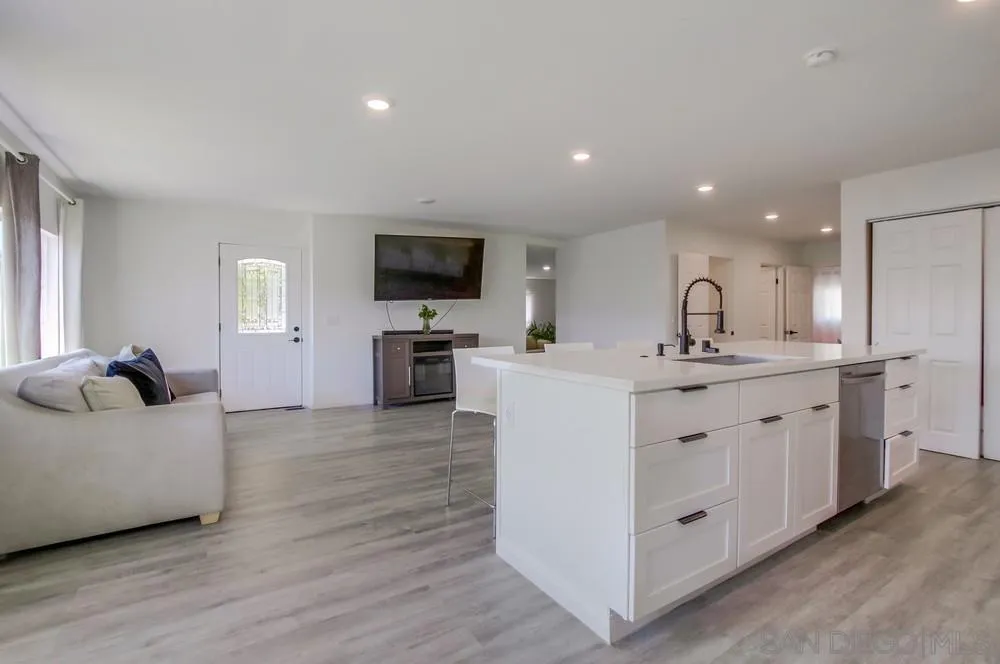 https://cdn.realtyfeed.com/cdn/127/260012787/d087263eb074820f60a74a80848df25d.webp