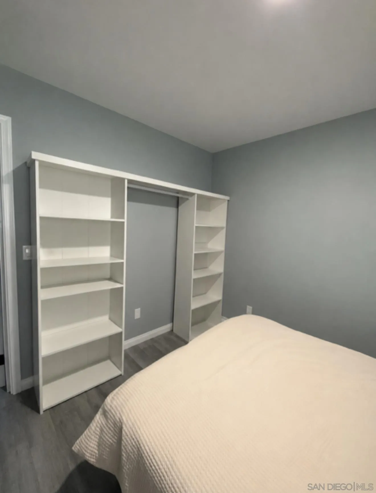 https://cdn.realtyfeed.com/cdn/127/260012787/fe1f5ac6e872372eda8af359524f5591.webp